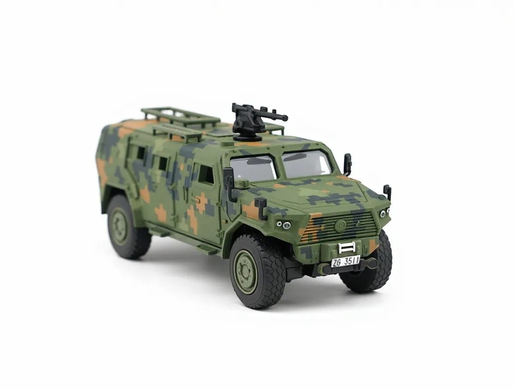 XCARTOYS 1:64 Military Warriors Army CSK181 Armored Model Diecast Metal Car