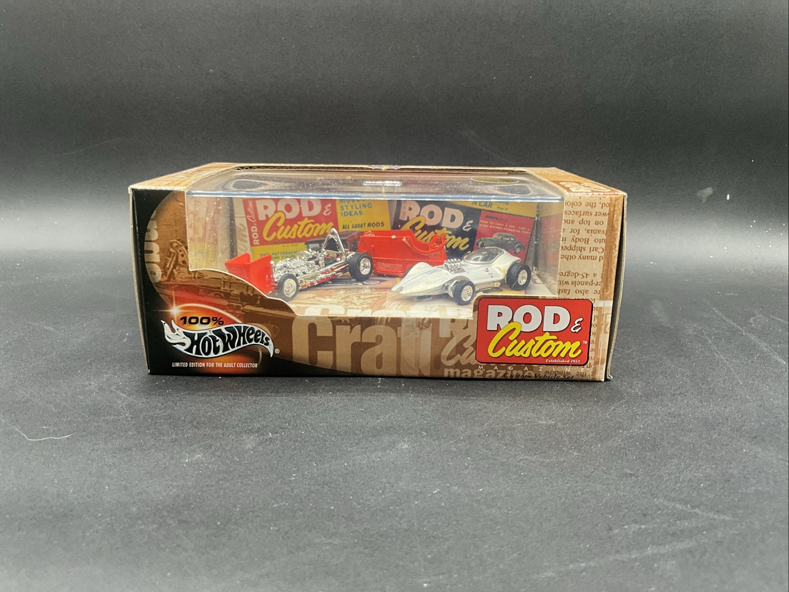 2000 Hot Wheels 100% Two Car Set HOT ROD SERIES 6 32 ford & WHITE MANTA RAY read