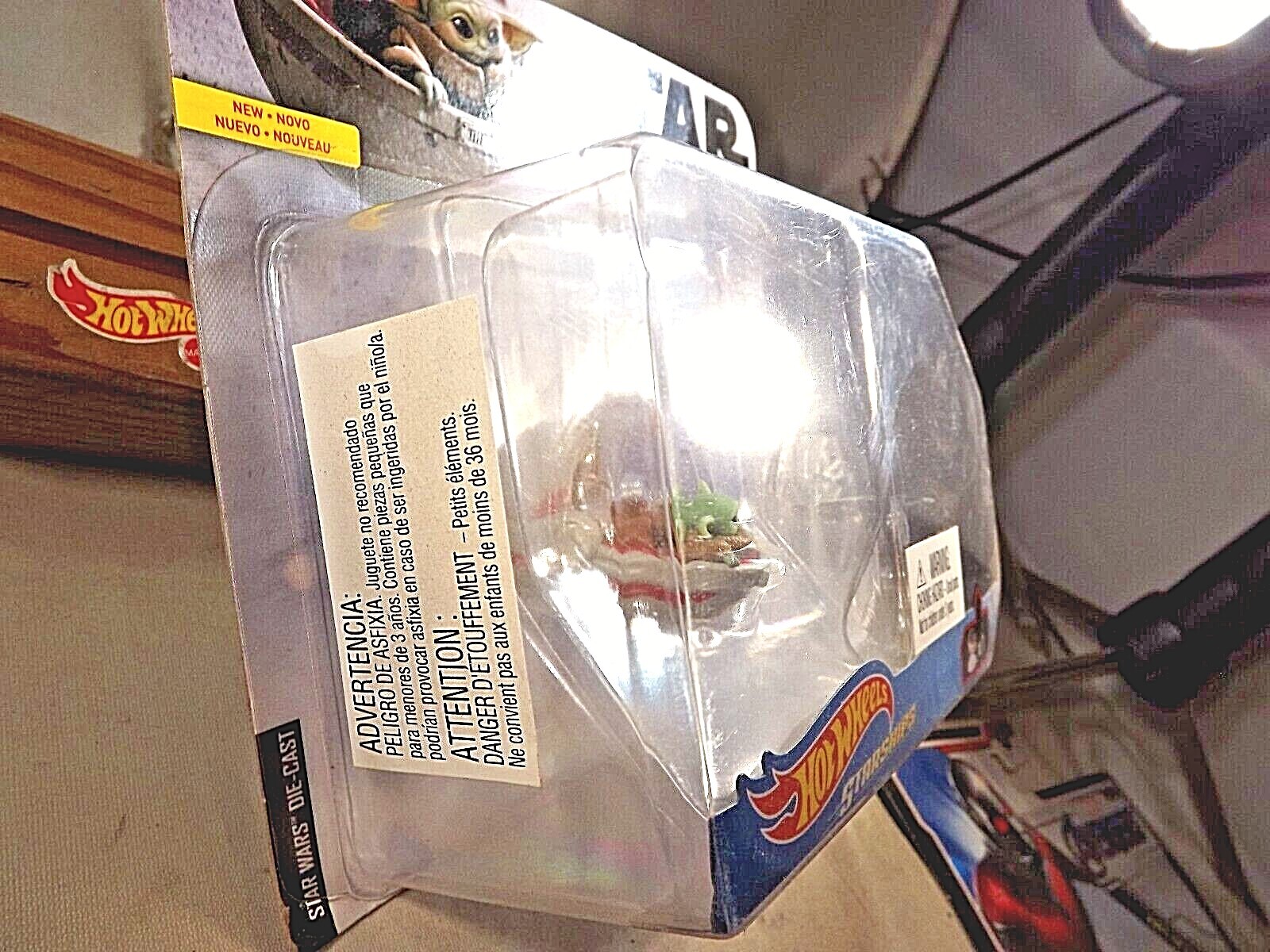2020 Hot Wheels Star Wars Starships MANDALORIAN THE CHILD – HOVER PRAM w/Stand