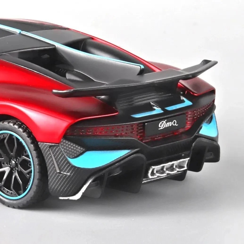 1:32 Bugatti Divo Alloy Diecast Car Model – Sound Light Pull-Back Toy Gift