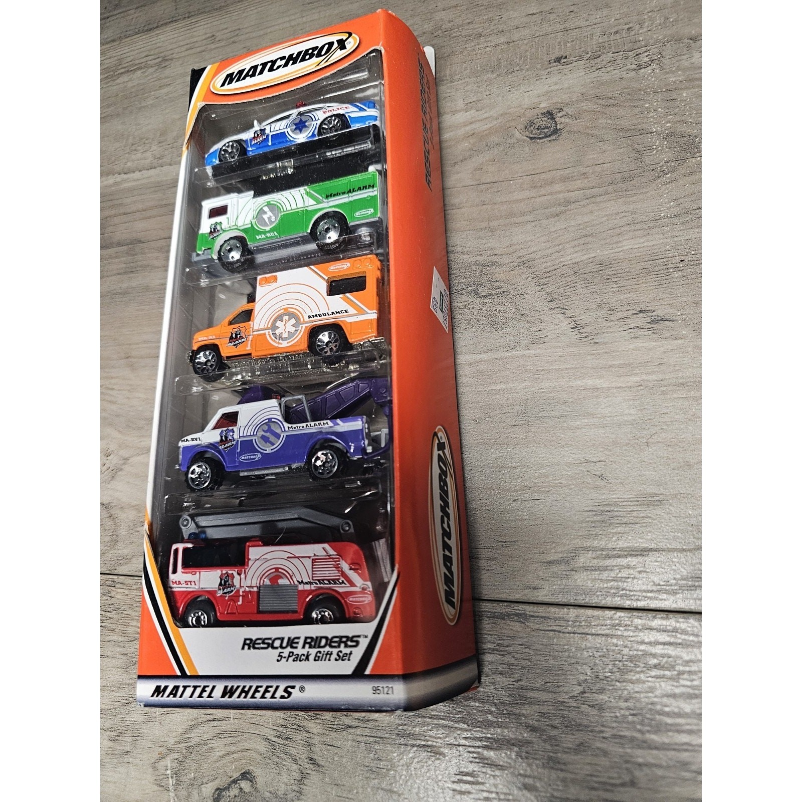 MATCHBOX 5 Pack Gift Set Rescue Riders Police Rescue Fire EMS Wrecker Service 10