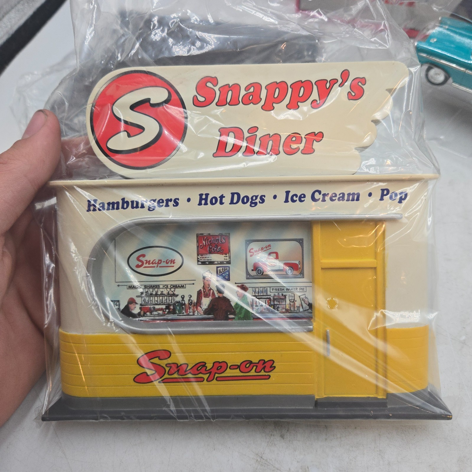 SNAP ON TOOLS NEW RARE Snap-on 1950s Snappy’s Diner Diorama 1957 Chevy Bel Air