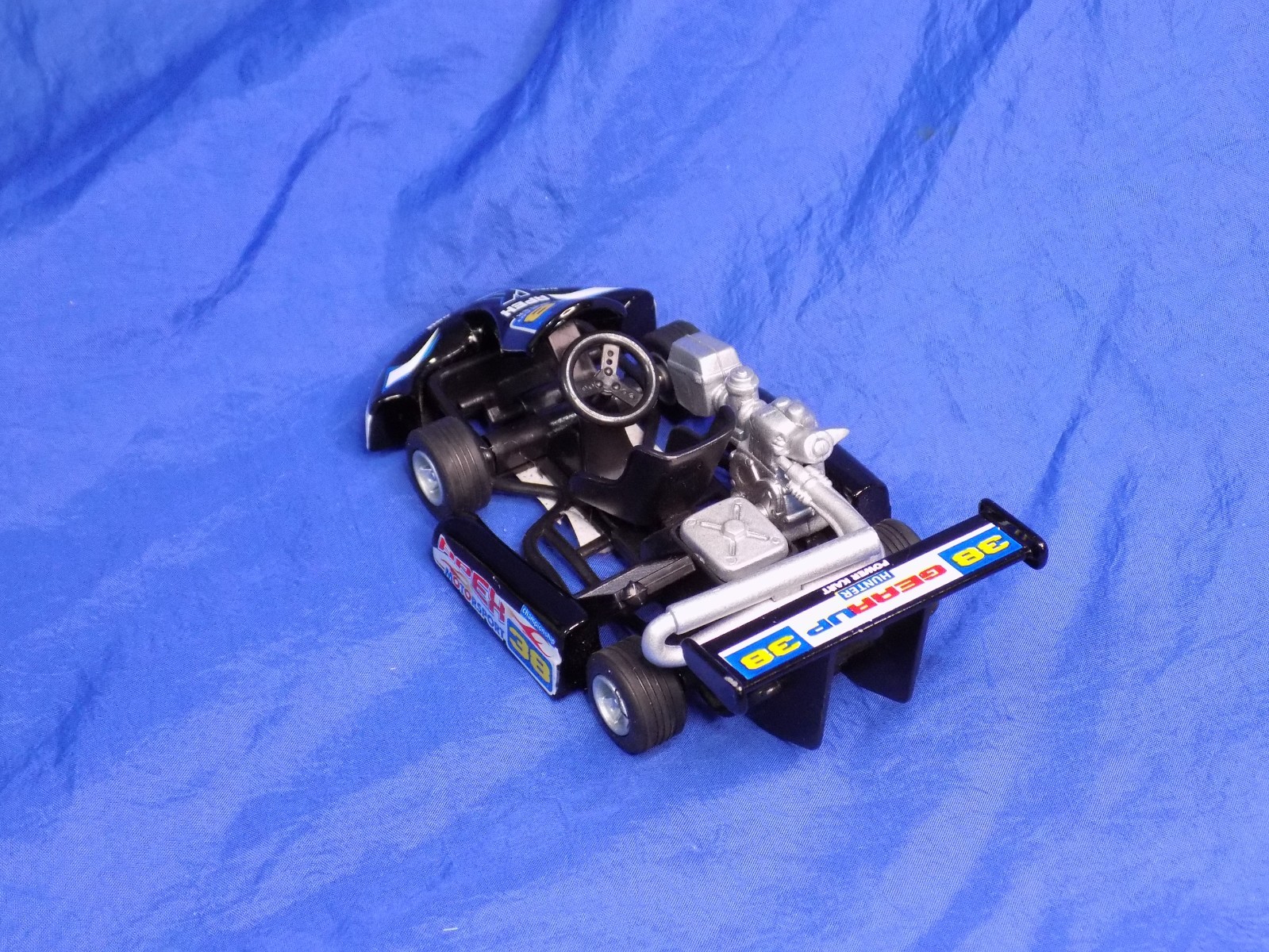 KINTOY Kinsfun RACING GO-KART 5″ Die Cast Pull & Go Friction Toy