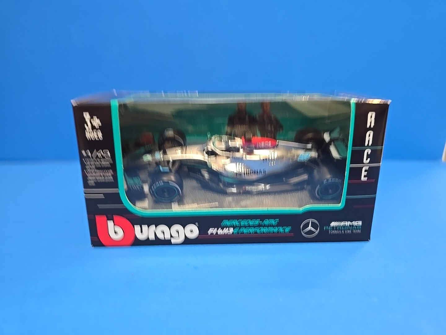 Burago 1:43 Petronas F1 Formula Mercedes AMG Lewis Hamilton and George Russell