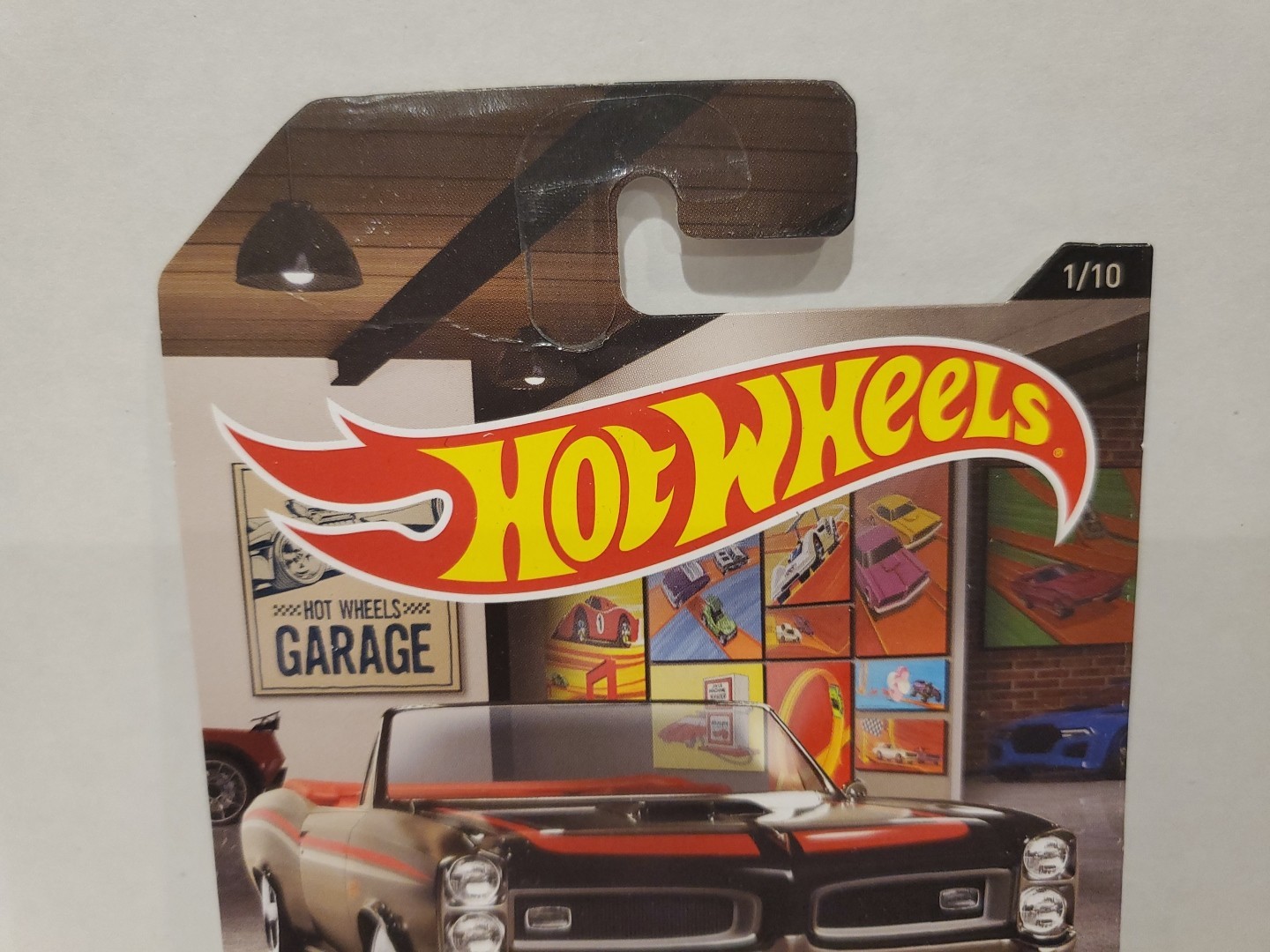 Hot Wheels Garage 67 Pontiac GTO Convertible Black Red 1/10