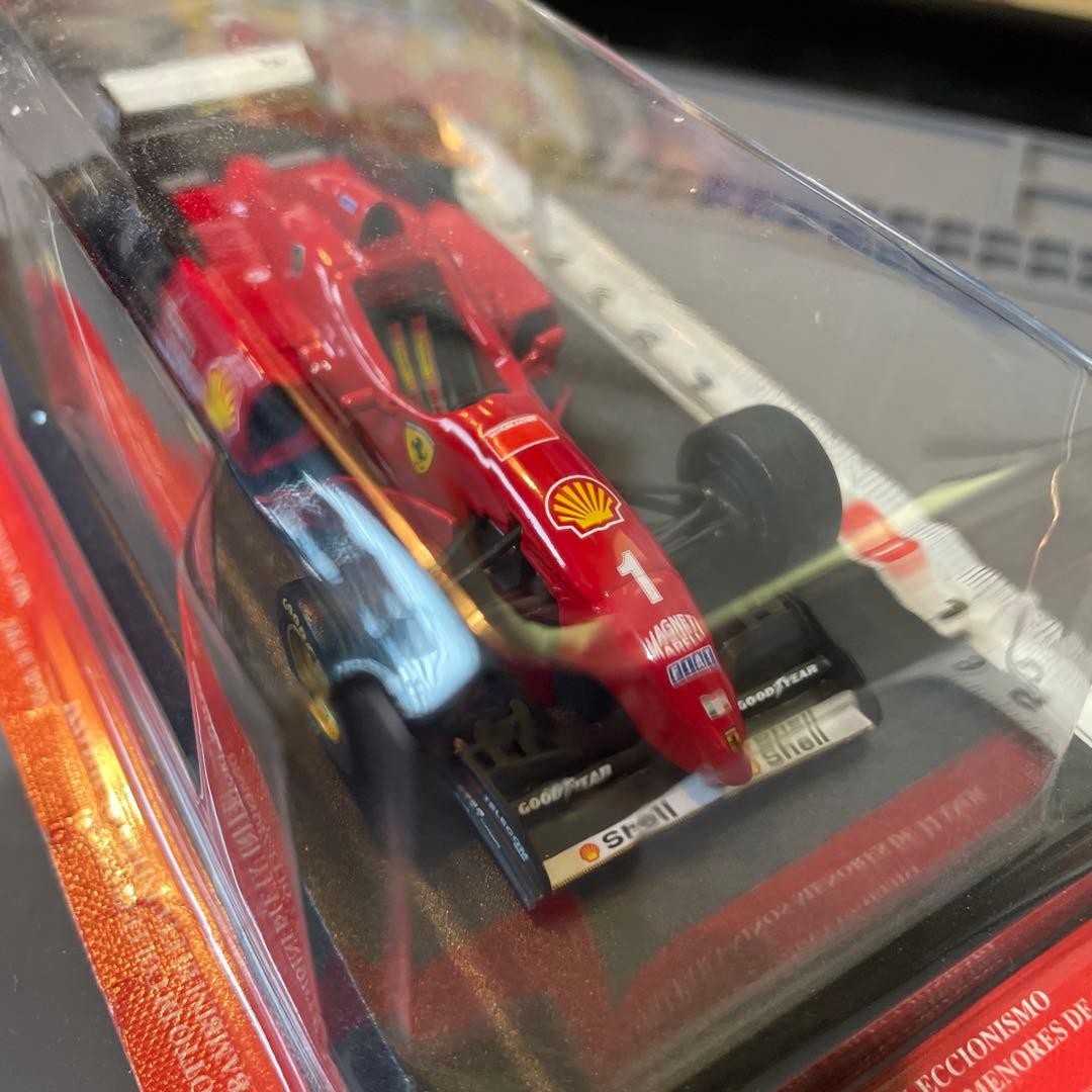 Ferrari F1 Car 1/43 Scale Shell Logo Display Case Used