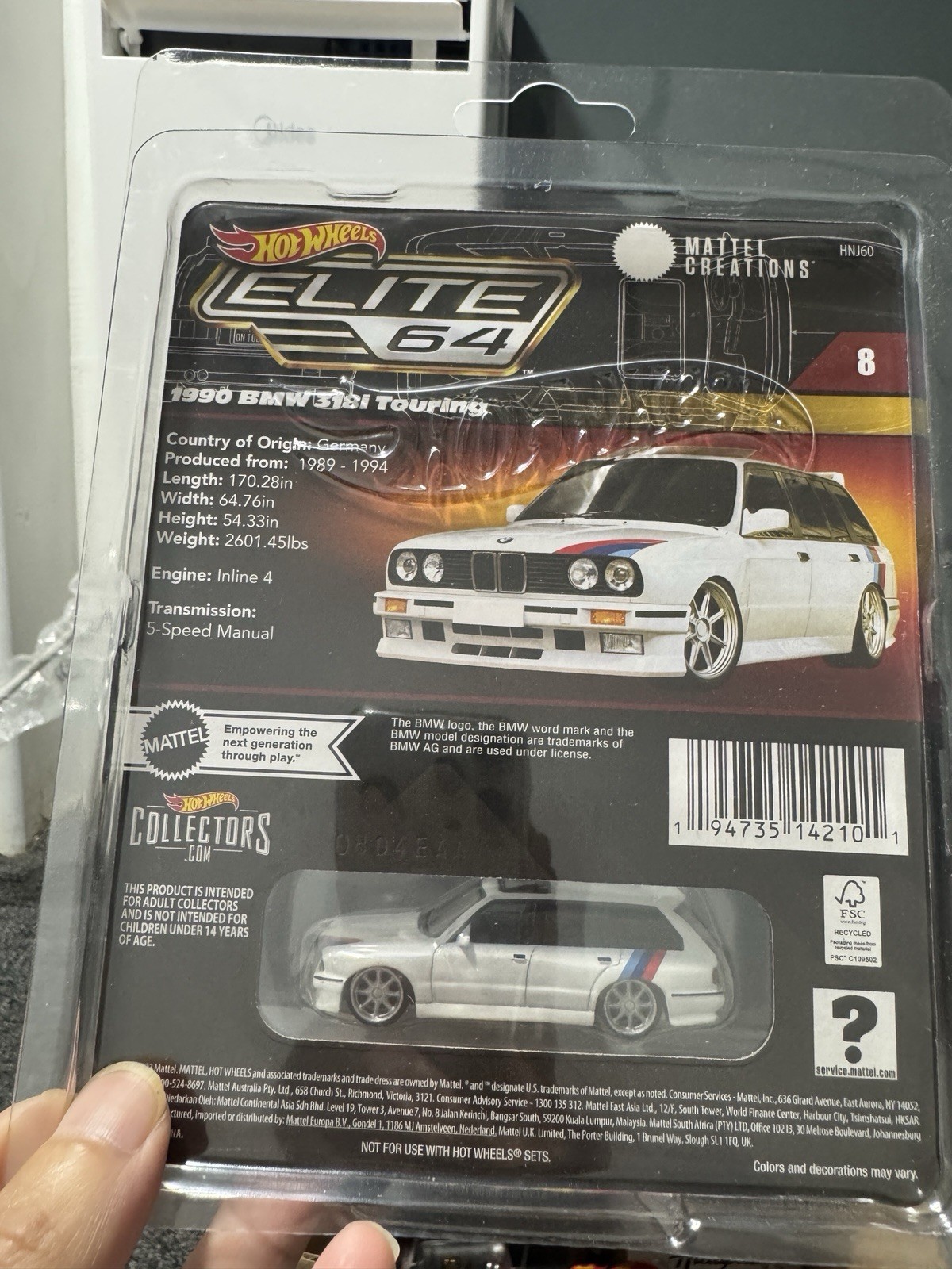 Hot Wheels Elite 64 Series 1990 BMW 318i Touring White Collectible