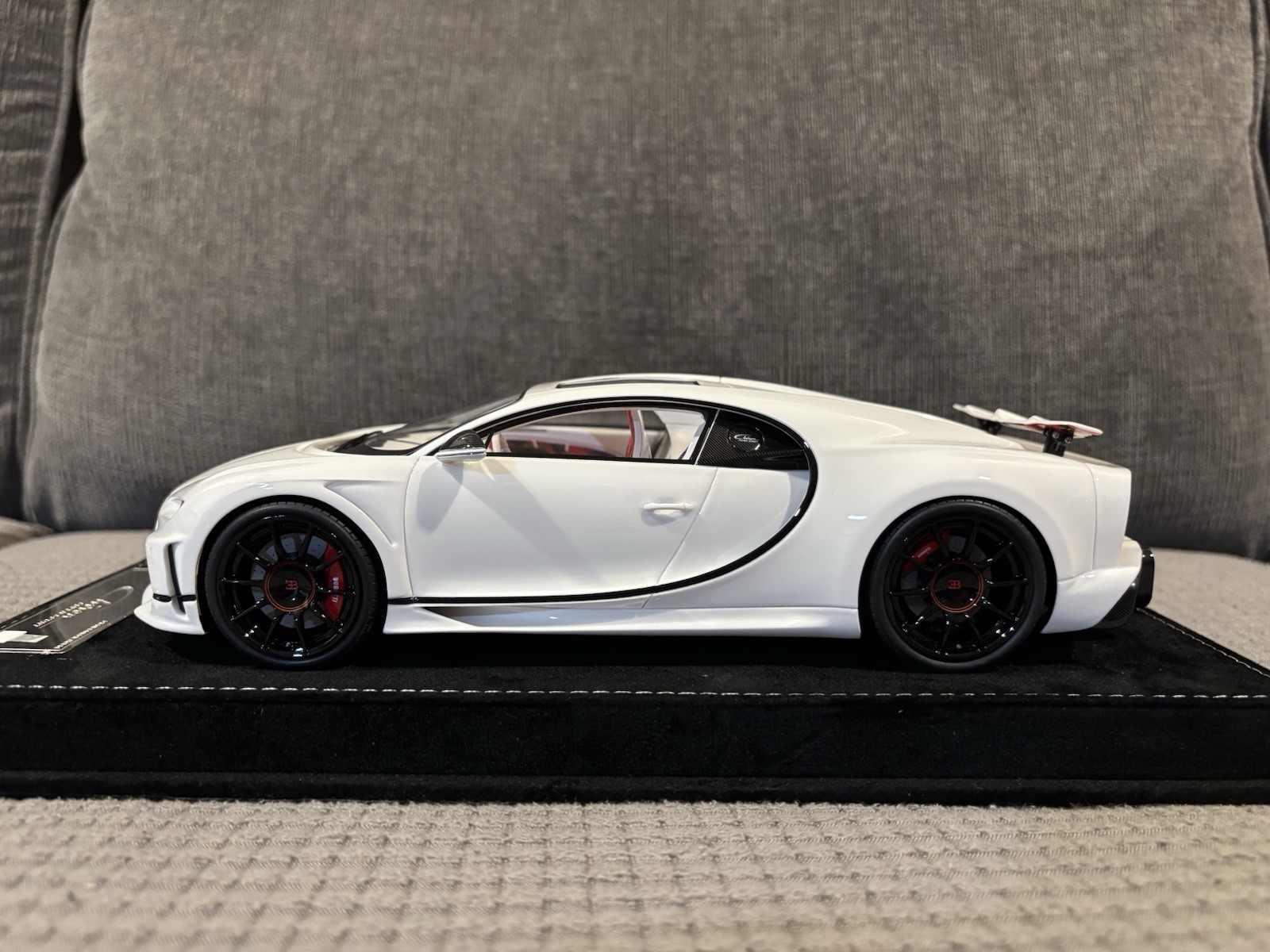 1/18 HH Henson & Heaven Bugatti Chiron Super Sport White/Red Limited 30pcs