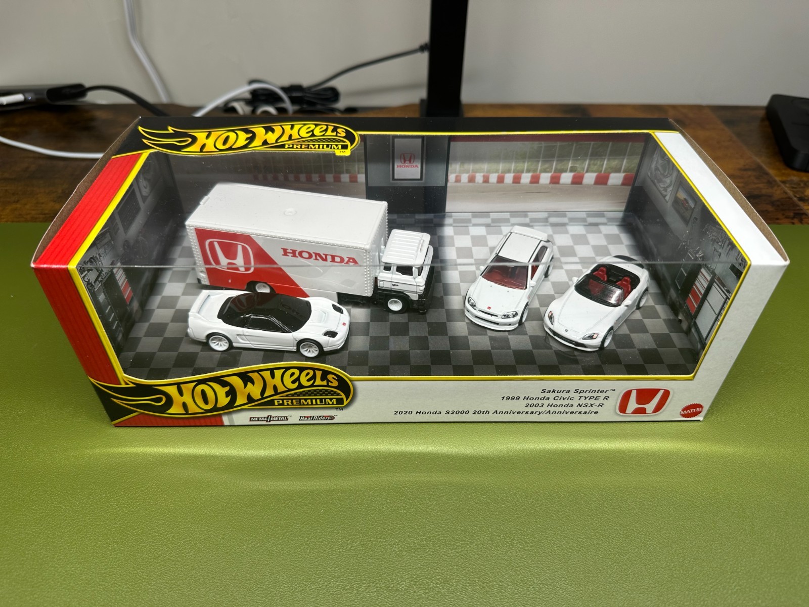 Hot Wheels Premium Diorama Collector Set Honda Type R Heritage 2025 GMH39-987D