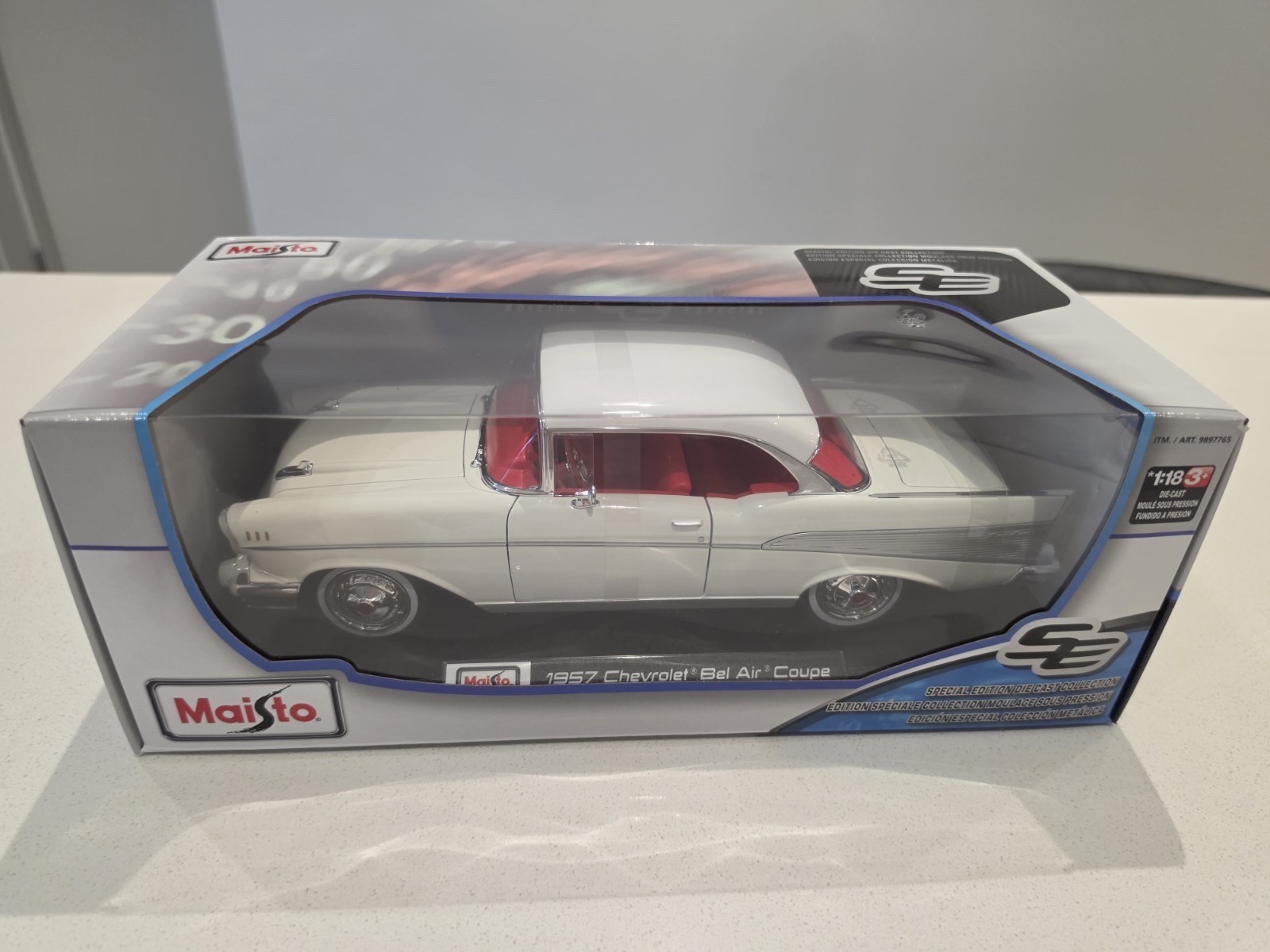 Maisto Special Edition 1:18 Scale Diecast Car 1957 Chevrolet Bel Air Coupe White