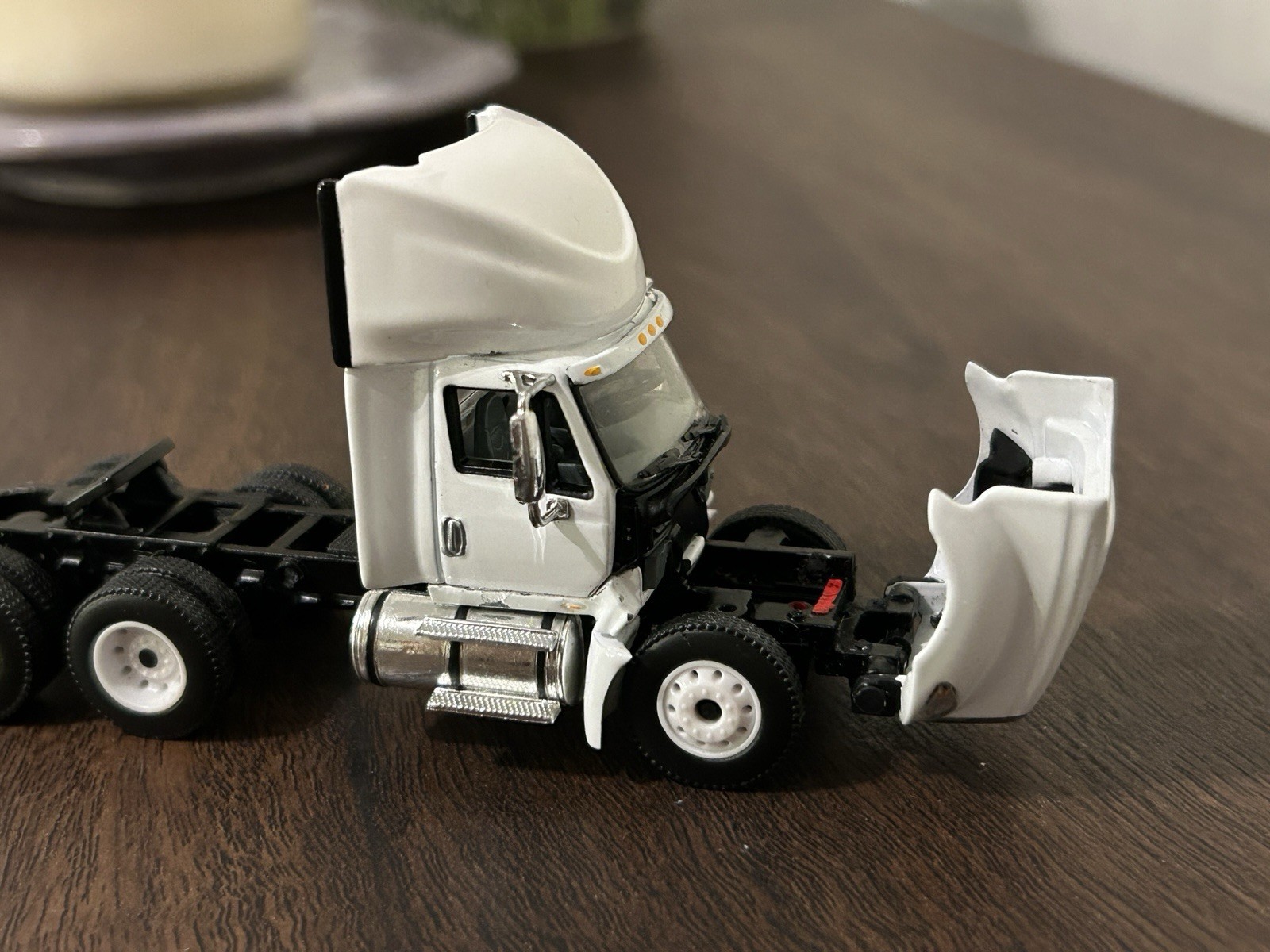 1/64 DCP International Prostar Day Cab Read Description