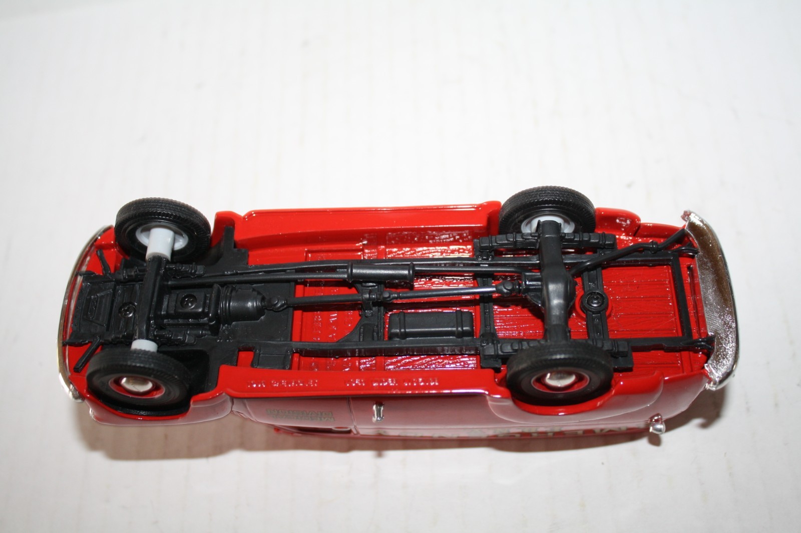 1949 CHEVY N.Y.F.D. PANEL TRUCK DIECAST-1/34-NICE-RED-BOX-1995 FIRST GEAR