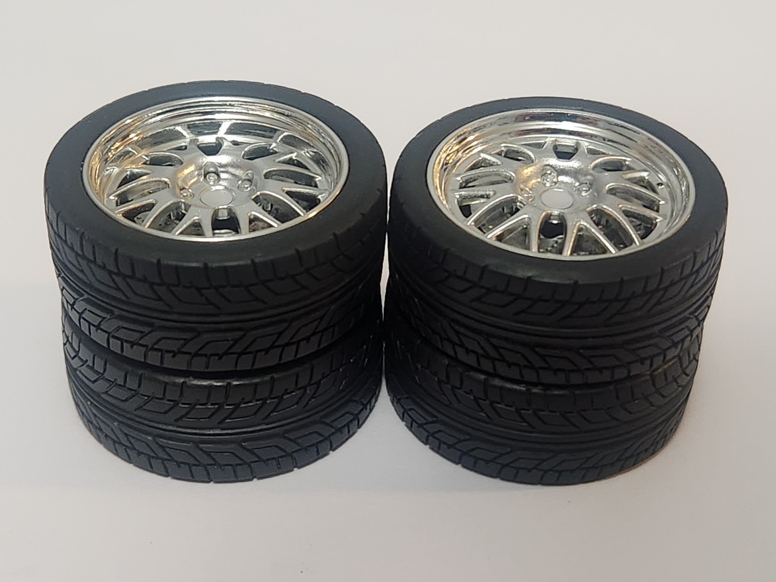 1/18 ACME Street Fighter 18″ Wheel & Tire Set-A1805222W