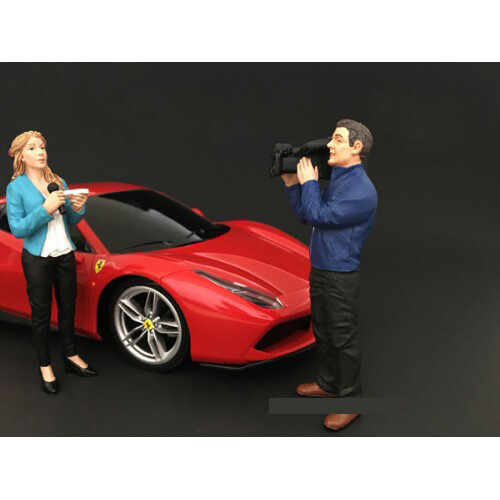 CAMERA MAN FIGURINE I “CAMERA CREW” FOR 1/18 SCALE MODELS AMERICAN DIORAMA 77427