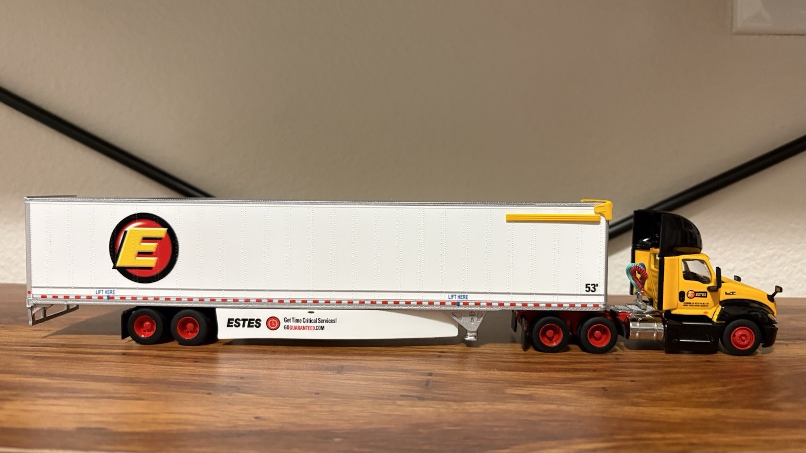 Diecast Masters 1/64 Estes LT625 and Hyundai 53’ w/ Added DCP Air Hose