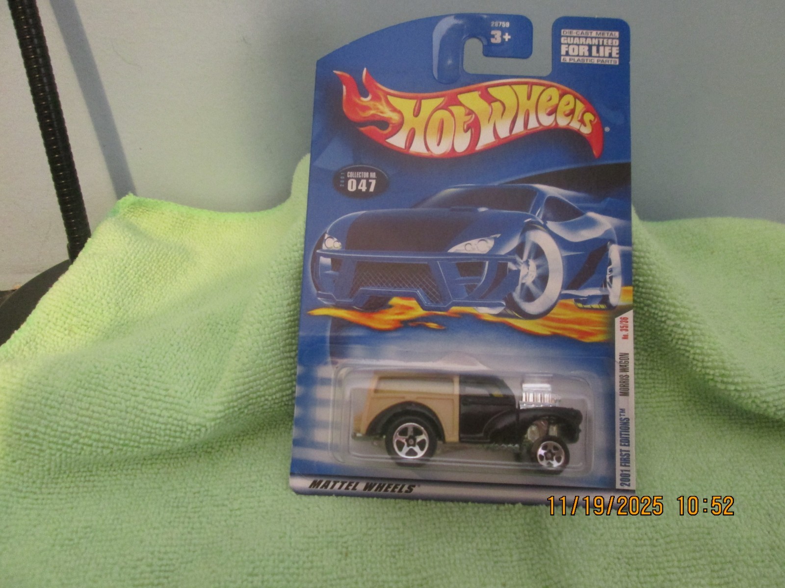 2001 HOT WHEELS FIRST EDITIONS MORRIS WAGON BLACK/TAN 35/36 #047 (09)