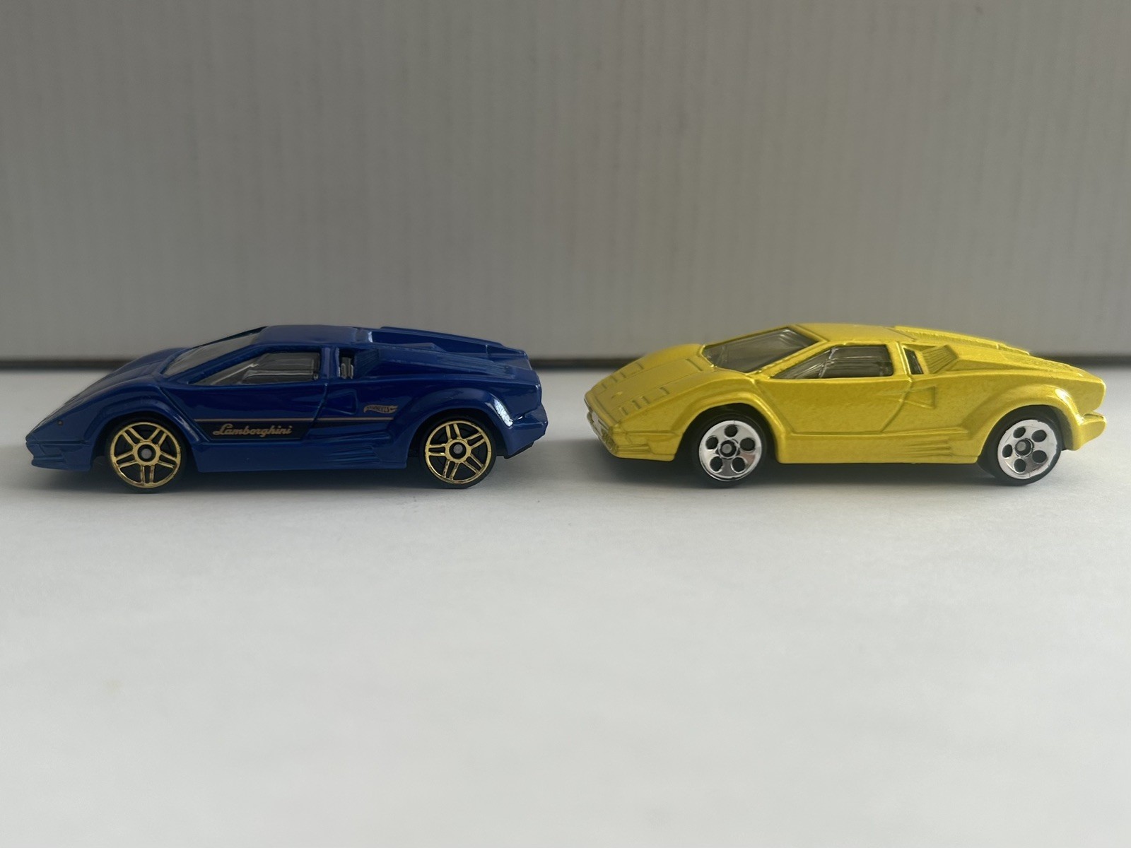 LOT OF 2 HOT WHEELS LAMBORGHINI COUNTACH BLUE AND YELLOW