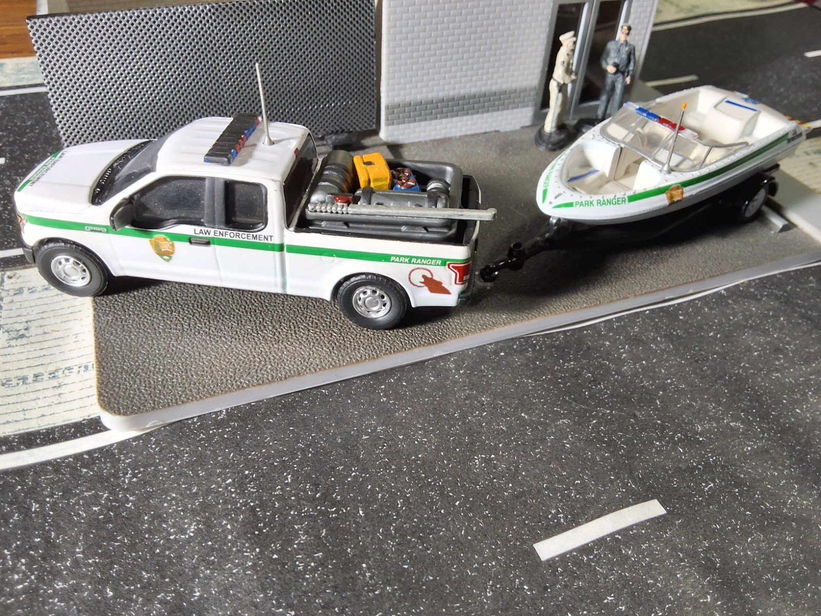 Greenlight Police Ford Custom PARK RANGER LAW ENFORCEMENT BOAT SET ONE OF A KIND