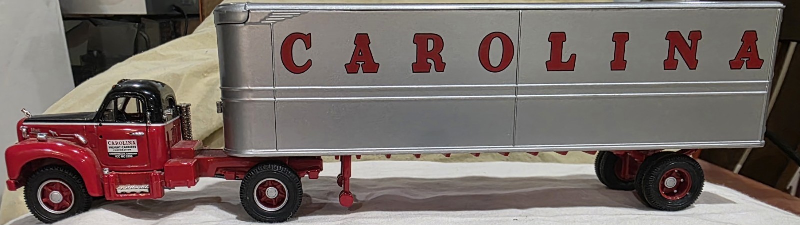 Corgi Carolina Mack Tractor Trailor Bartic No Box