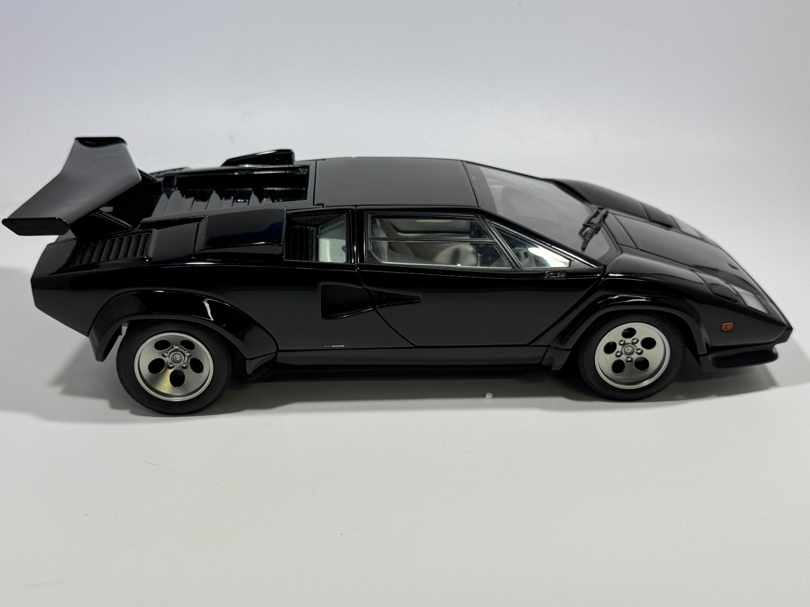 1/18 AUTOart Lamborghini Countach 5000S 74533 Rare! MINOR ISSUES READ US Seller