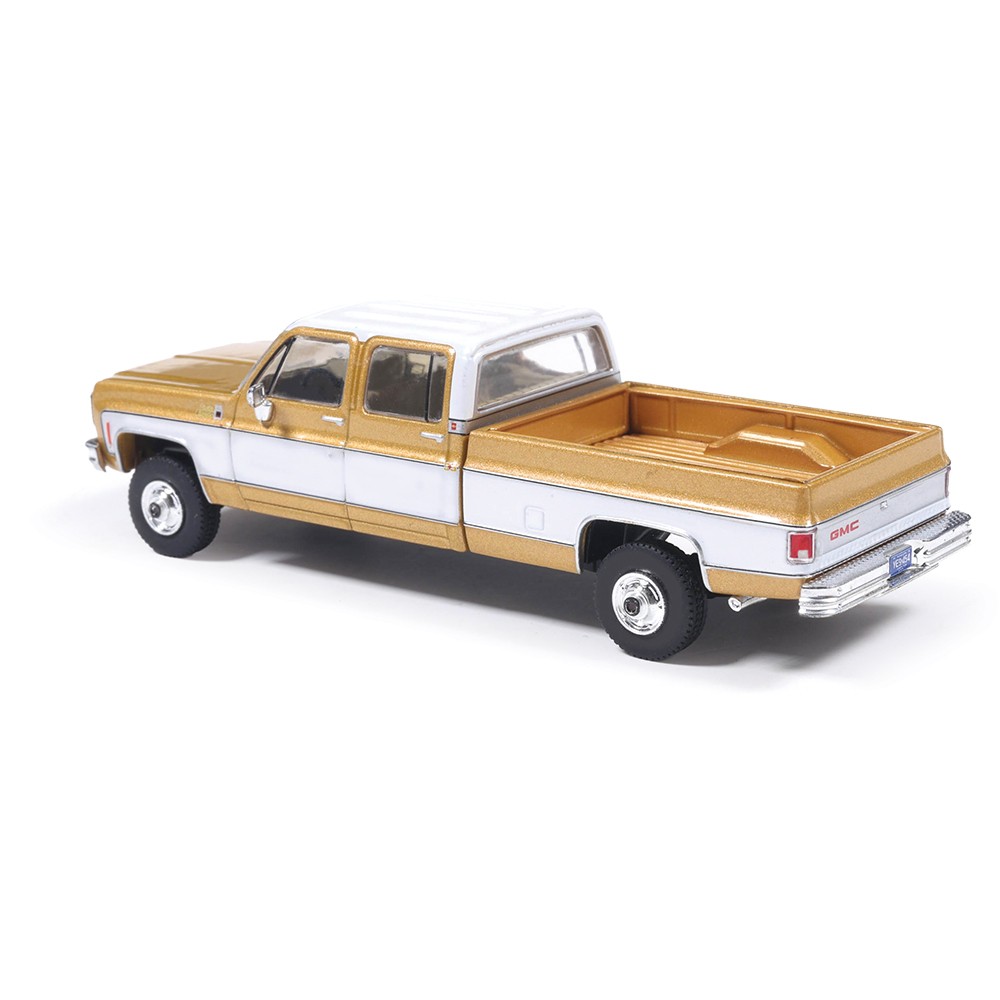 1975 GMC Sierra Classic – Yuba Gold