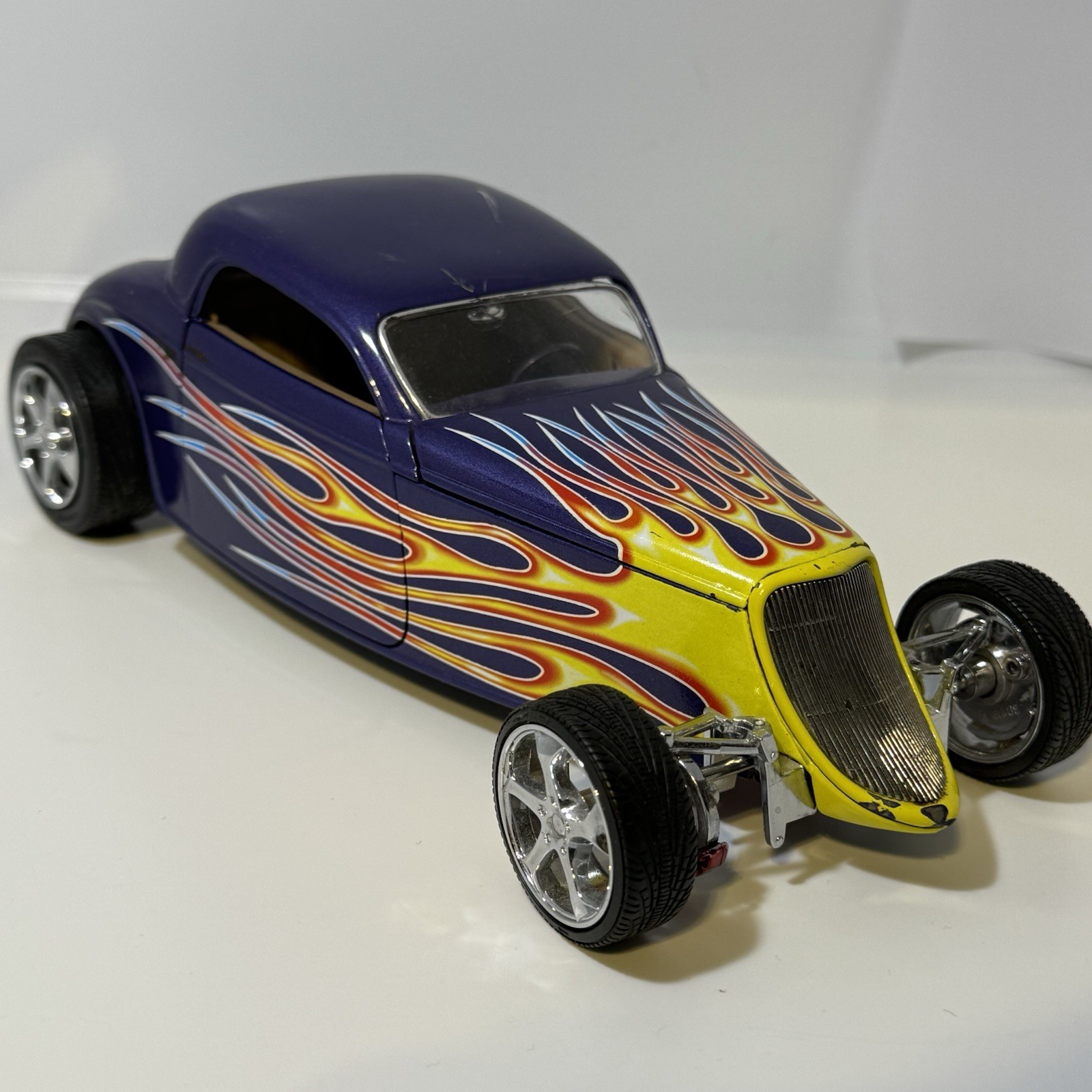 1933 Ford Coupe Shyne Rodz Hot Rod Flames Purple 1:18 Die Cast
