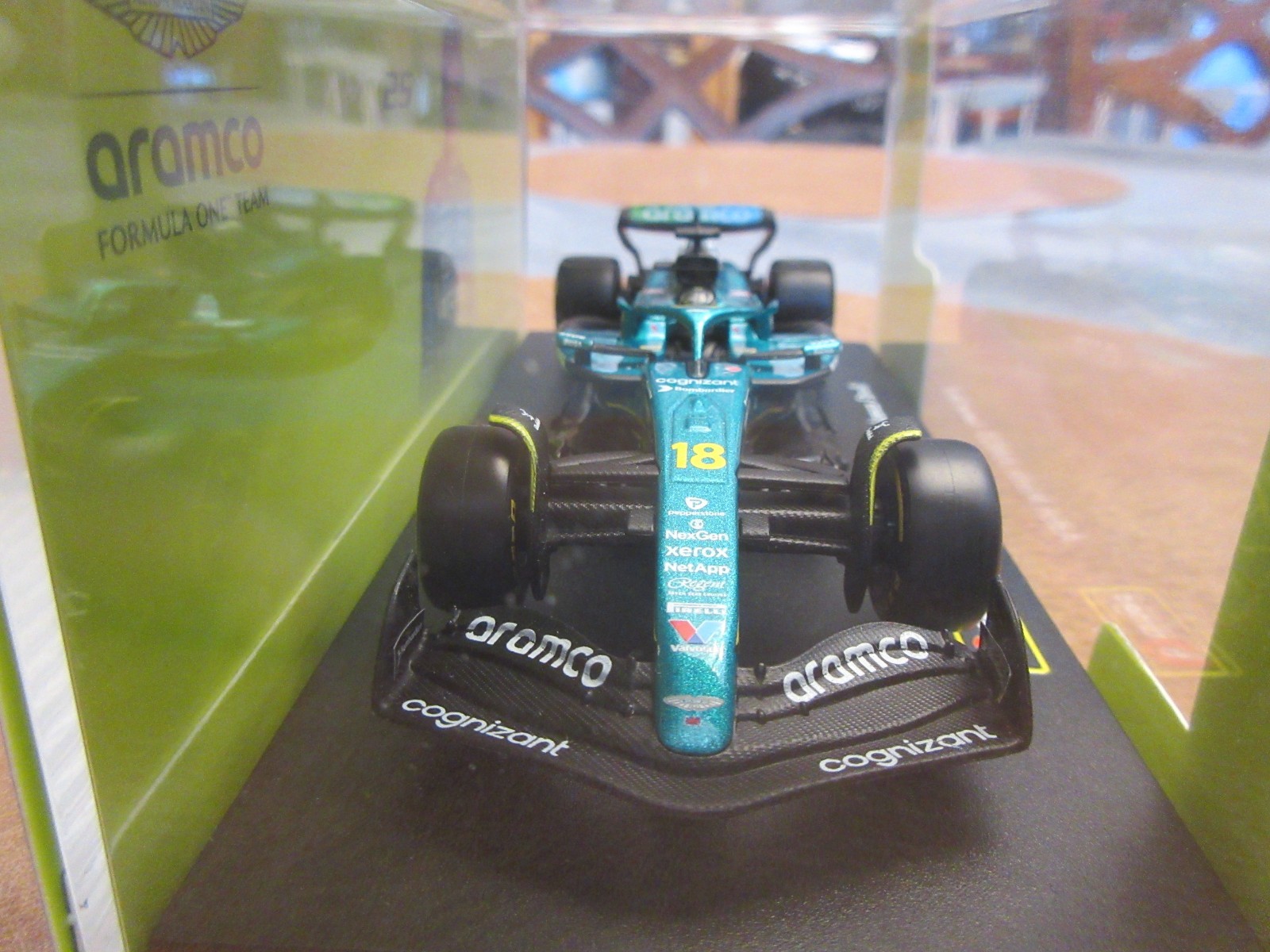 1:43 Bburago Premium F1 AMR25 Lance Stroll 18 Aston Martin Formula 1 Racing 2025