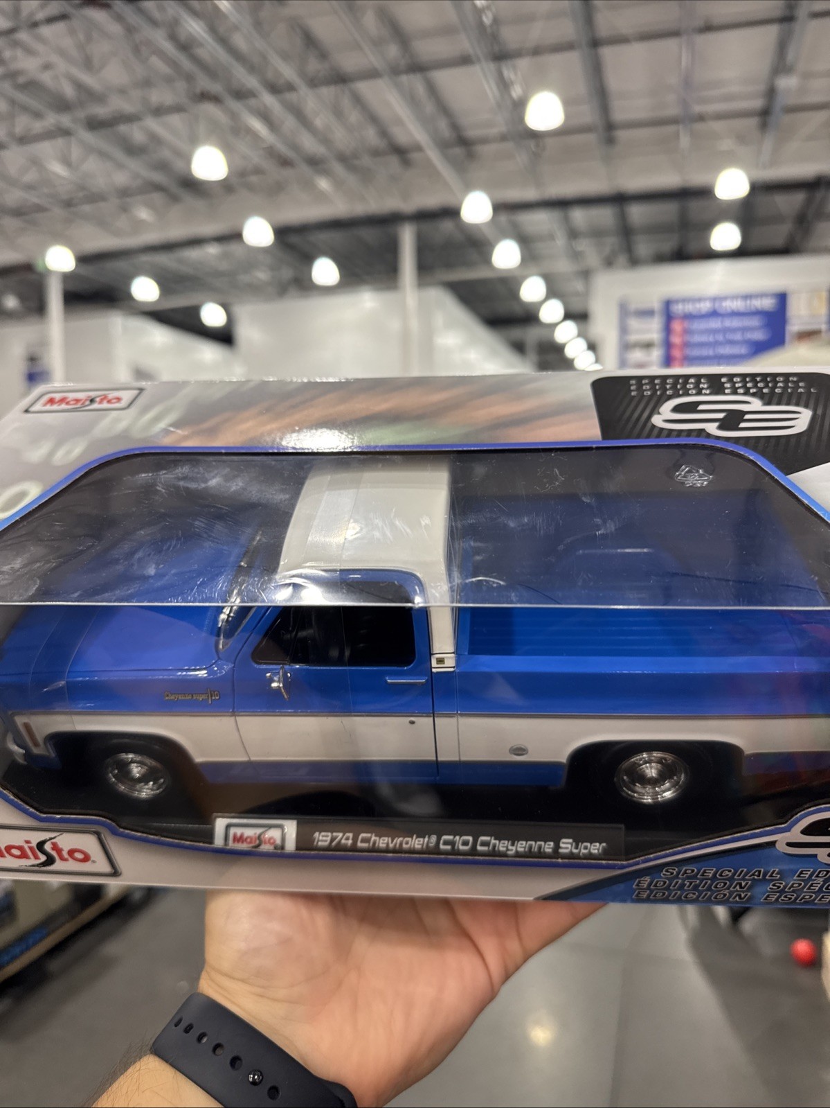Maisto 1:18 1974 Chevrolet C10 Cheyenne Super Blue White Pickup Truck NIB