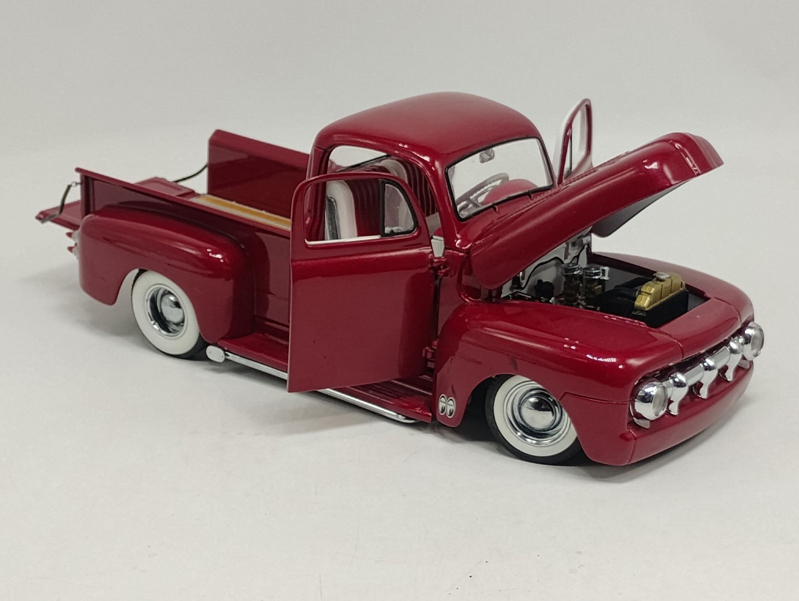 Danbury Mint 1:24 Scale Deep Metallic Red 1951 Ford F-1 Custom Pickup