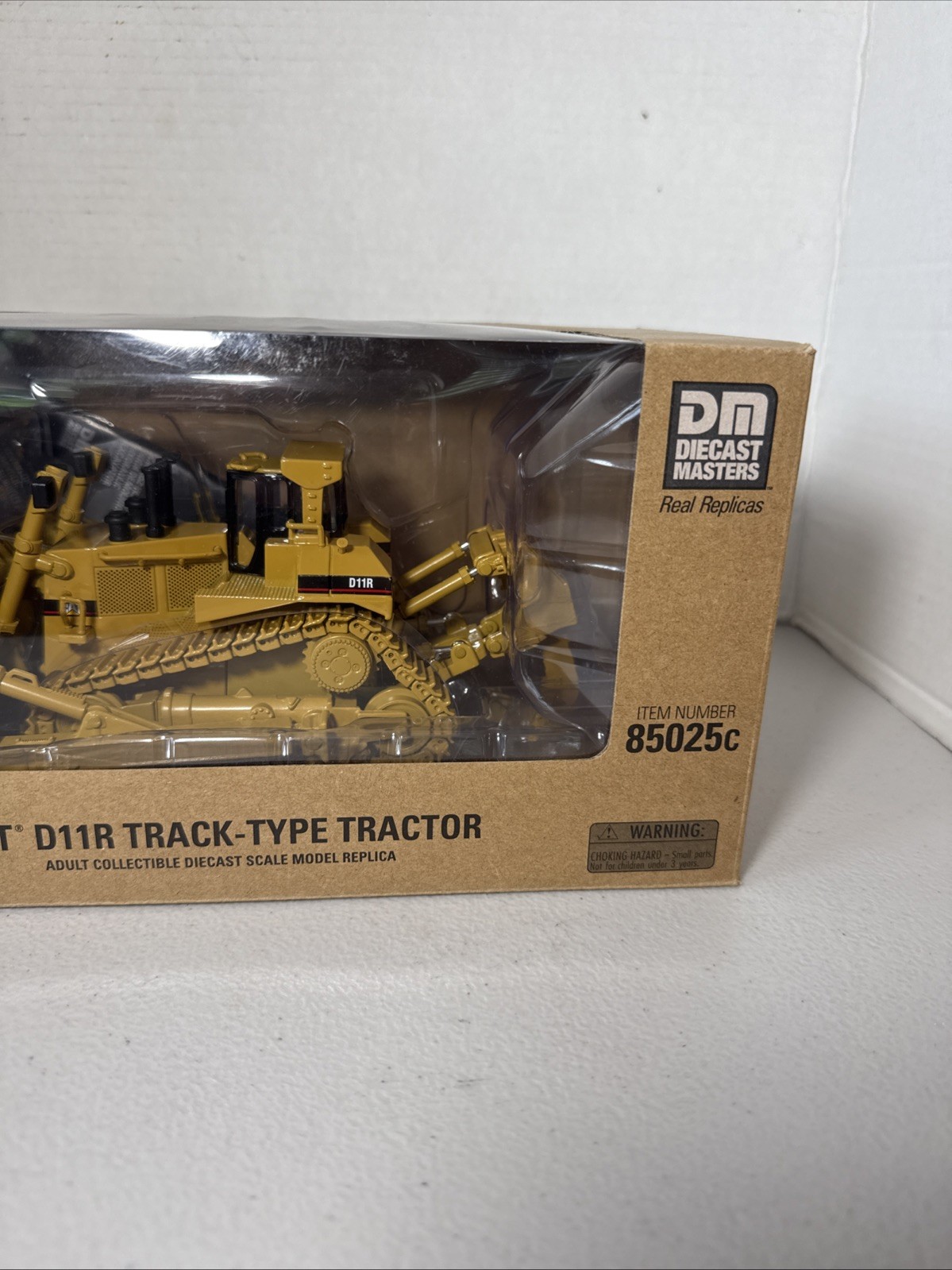 Diecast Masters CAT Caterpillar D11R Track-Type Tractor 1:50 Scale Model 85025C