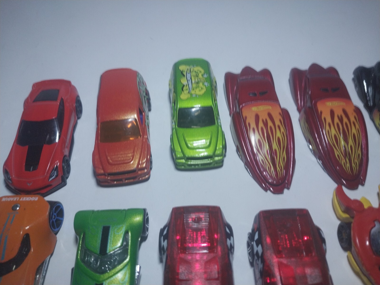 Lot Of 28 Mixes Hot Wheels Cars Please See Photos