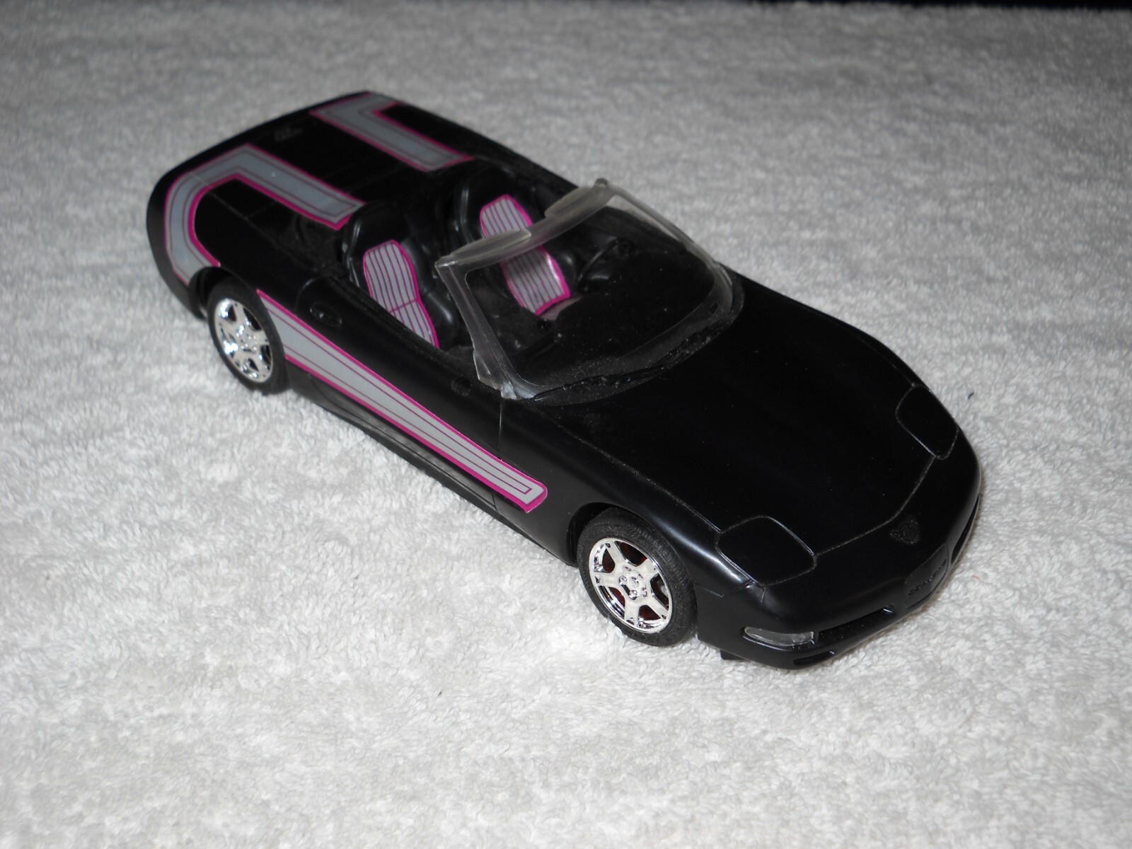 MM Inc Plastic Car, Chevy Corvette, 1997, Good Condition, Please see the photos