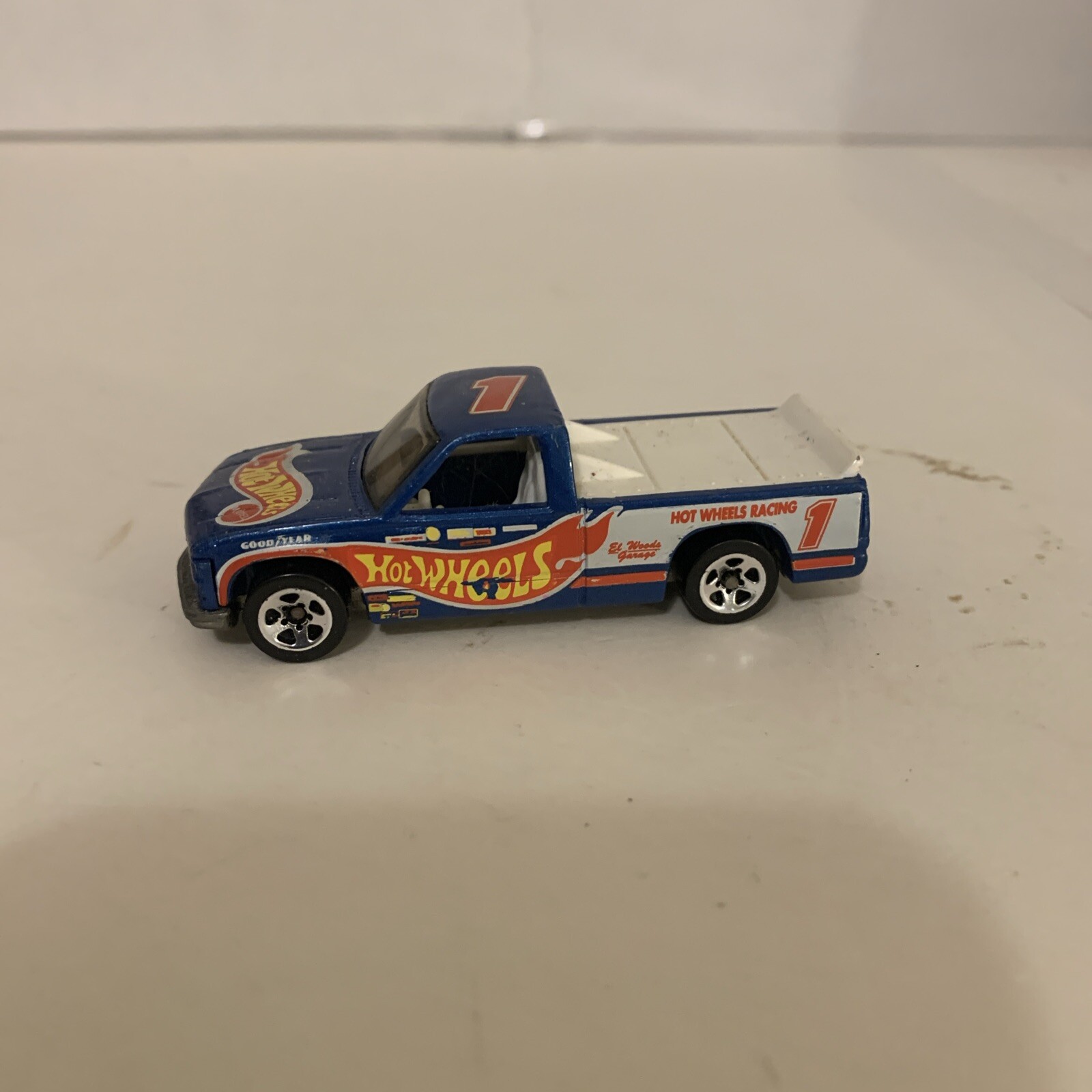 Hot Wheels 1996 Chevy 1500, Real Riders Swap Race Team Series III 2 of 4 #534,