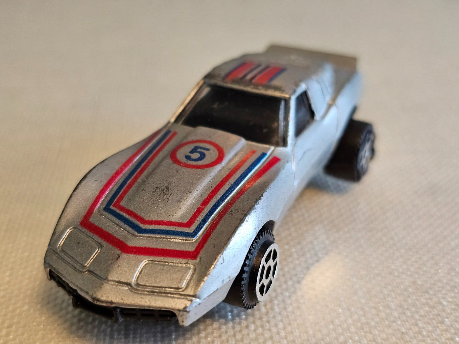 B11 Corvette Metal Body #5 Mobil Metallic Silver 1:46 Scale Macau Pull Back