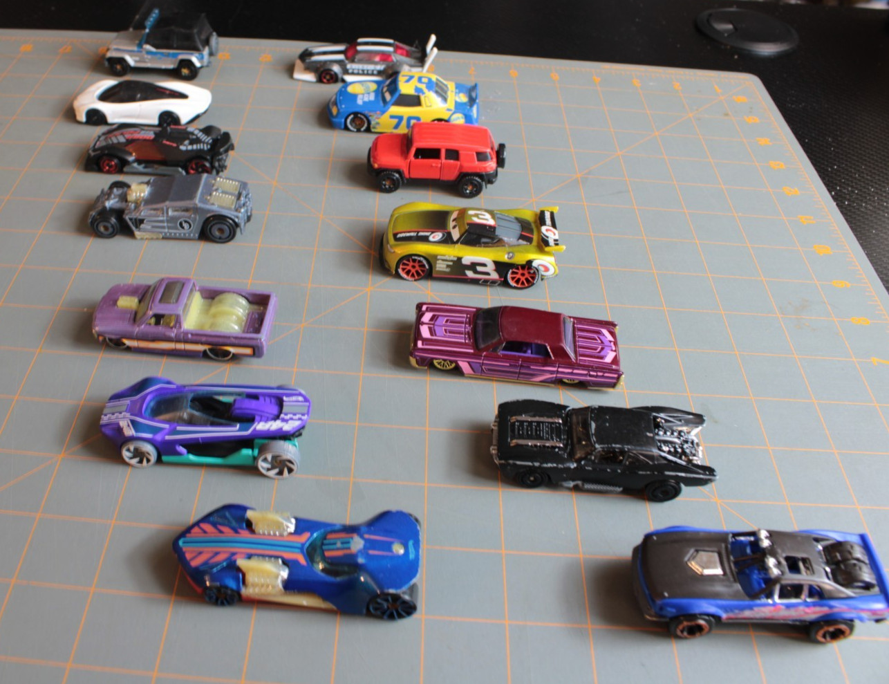 Diecast Cars Hot Wheels Matchbox Maisto 1:64 Mixed Brands As Is Lot of 60+
