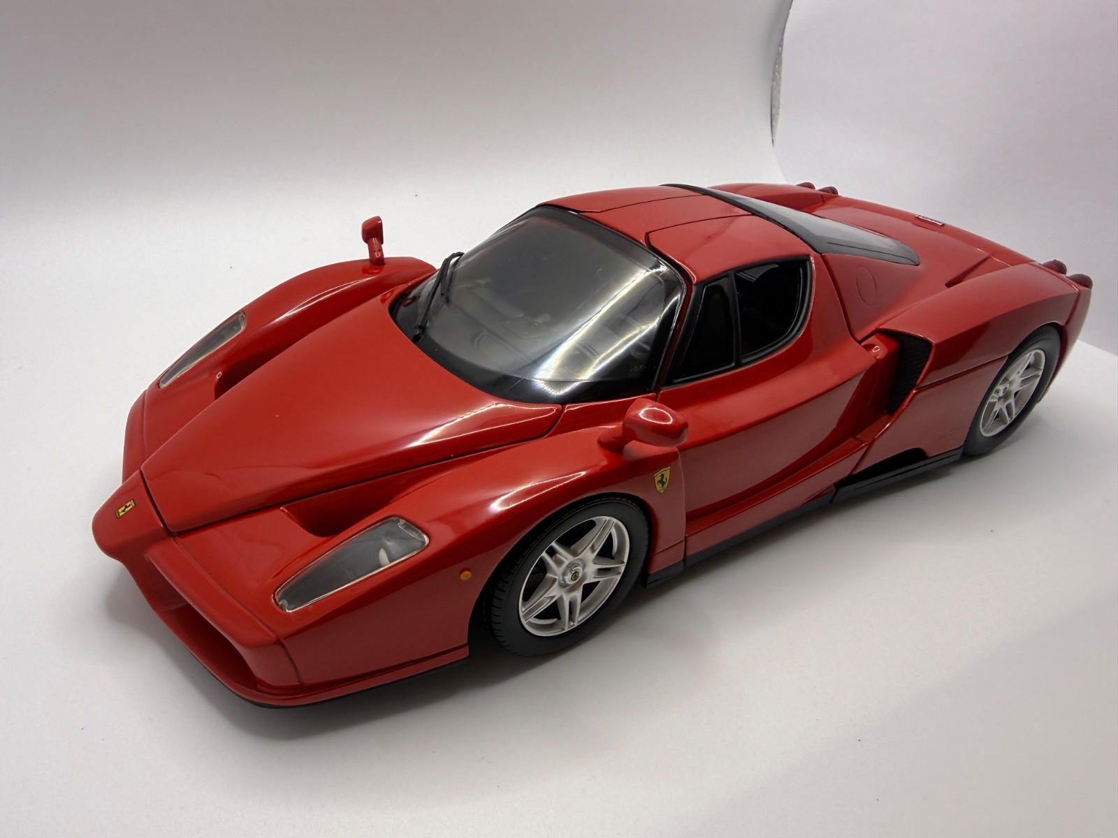 1/18 Mattel Hot Wheels Enzo Ferrari red vintage 2002 in box, Rare