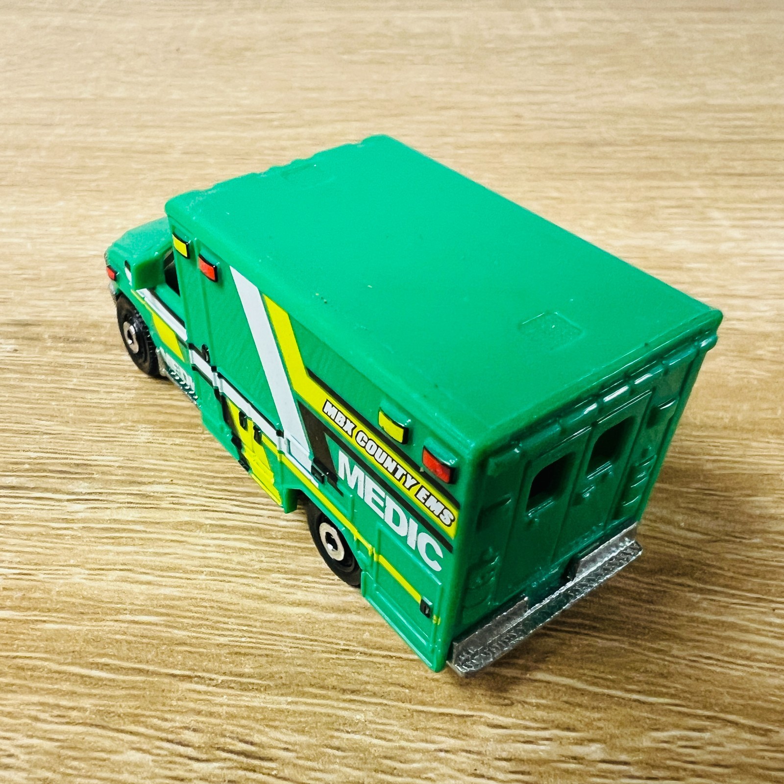 Ford E350 Ambulance 2009 Green Yellow White Medic MB944 Heroic Rescue 2016