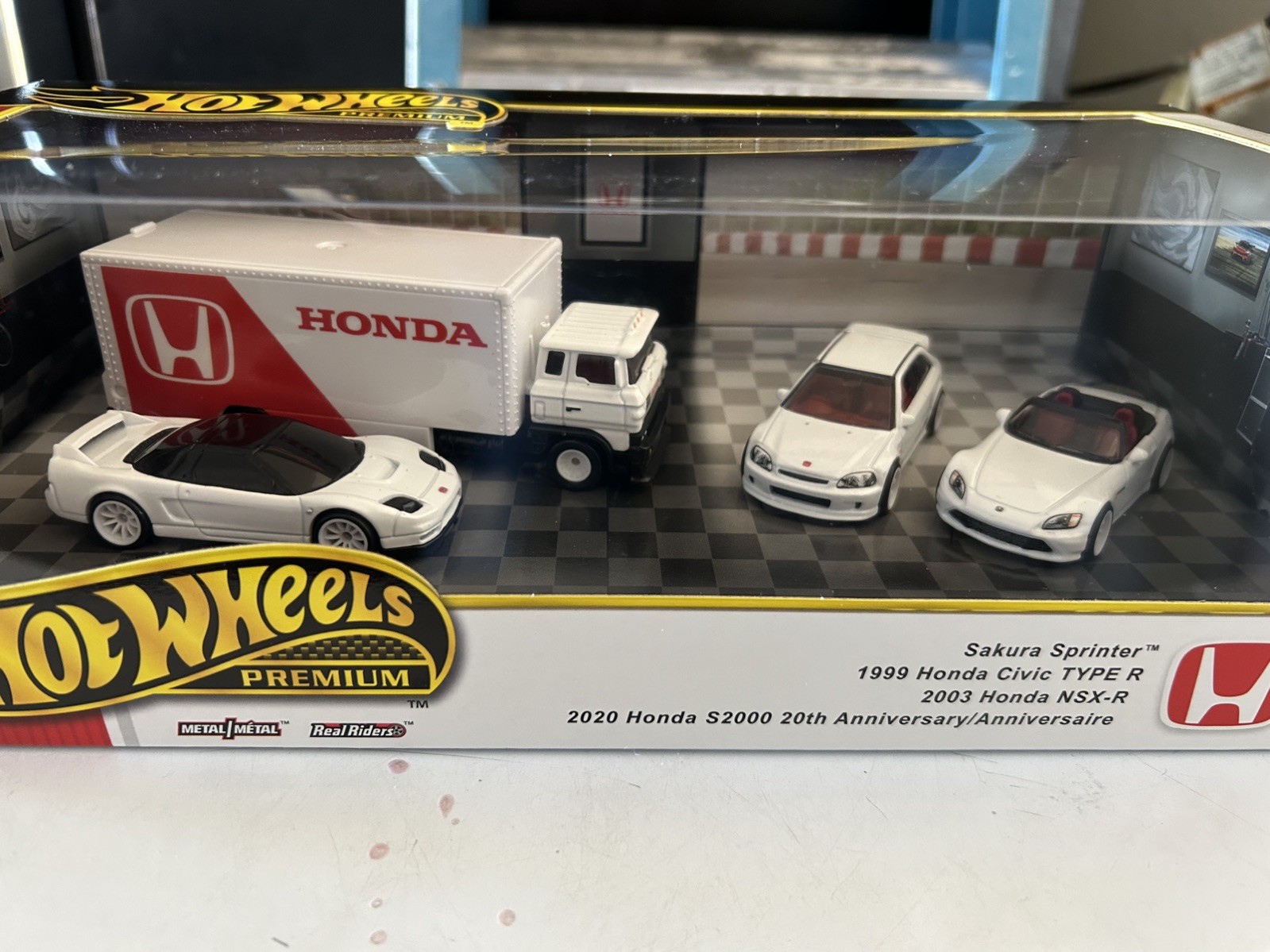 Hot Wheels 2025 Premium Diorama Honda Set Civic Type-R, NSX-R, S2000