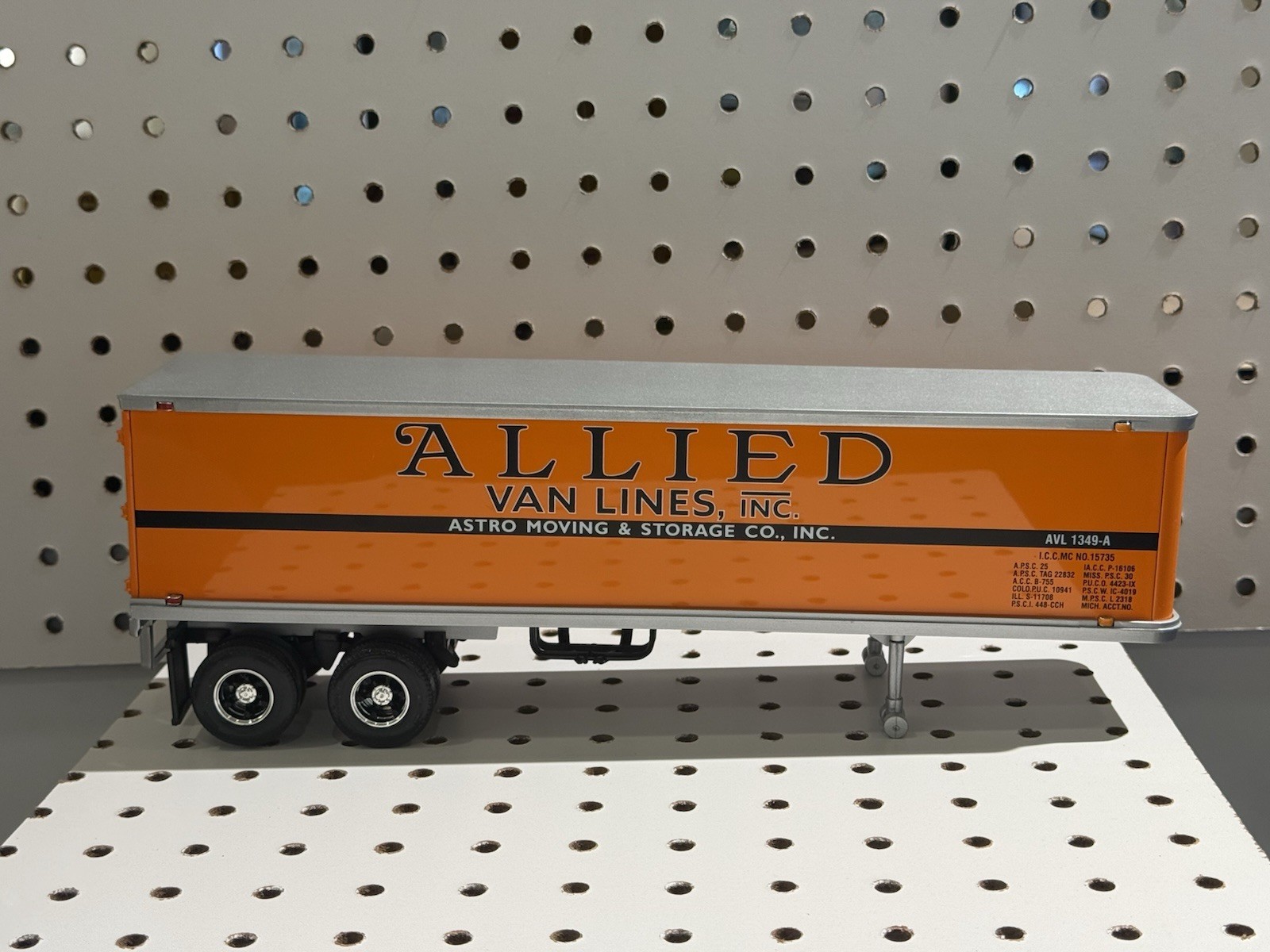 1st Gear 1960 Mack Model B-61 Tandem Axle Tractor Trailer Allied Astro 19-2146