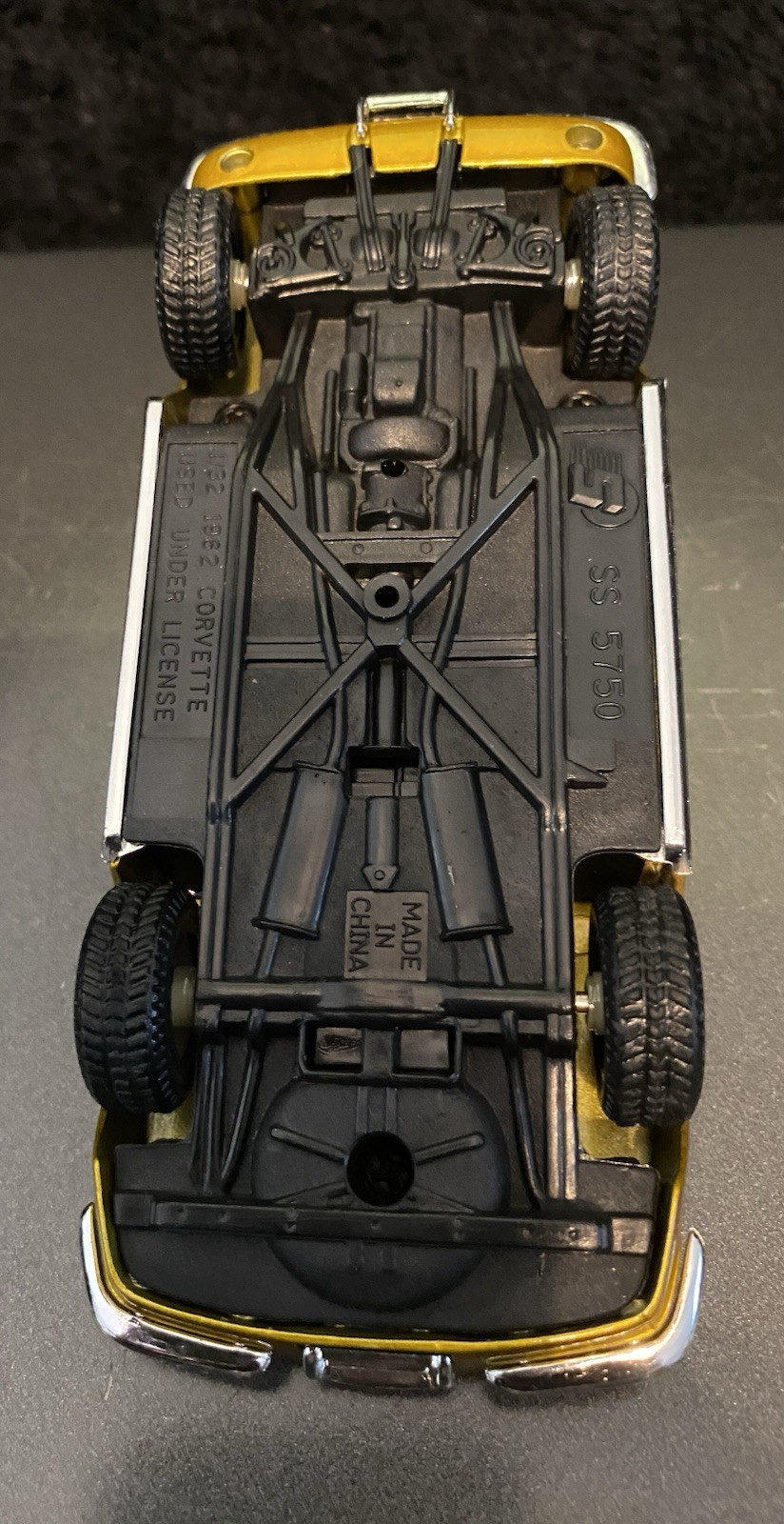 1962 Gold Chevrolet Corvette Convertible 1/32 Scale. SS 5750. Pullback action.