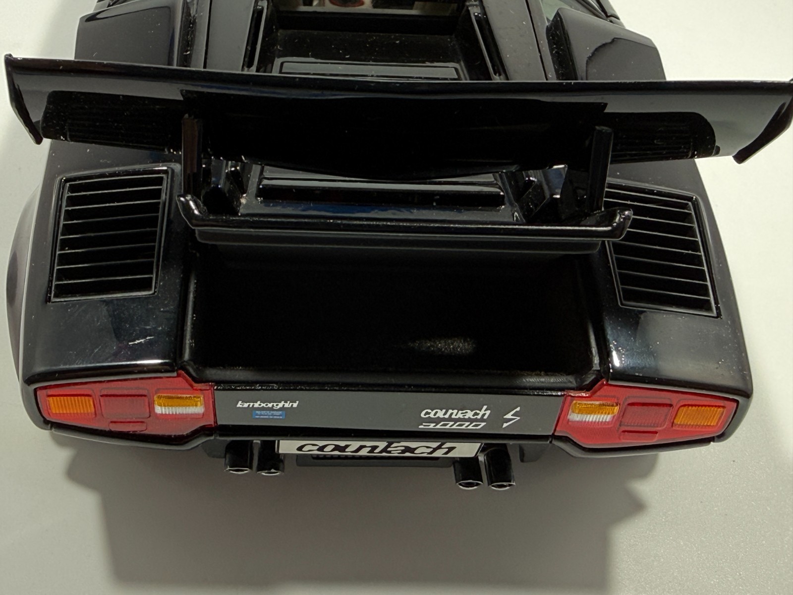 1/18 AUTOart Lamborghini Countach 5000S 74533 Rare! MINOR ISSUES READ US Seller