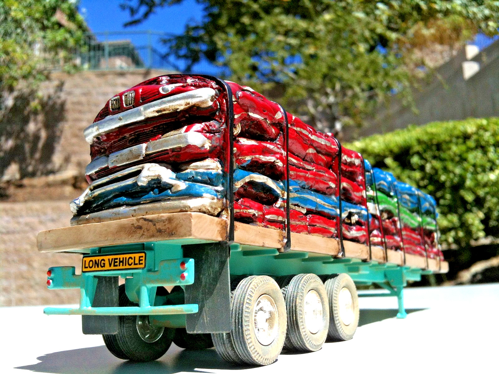 Corgi Heavy Haulers International Transtar with Crushed Car Load 1:50 Scale
