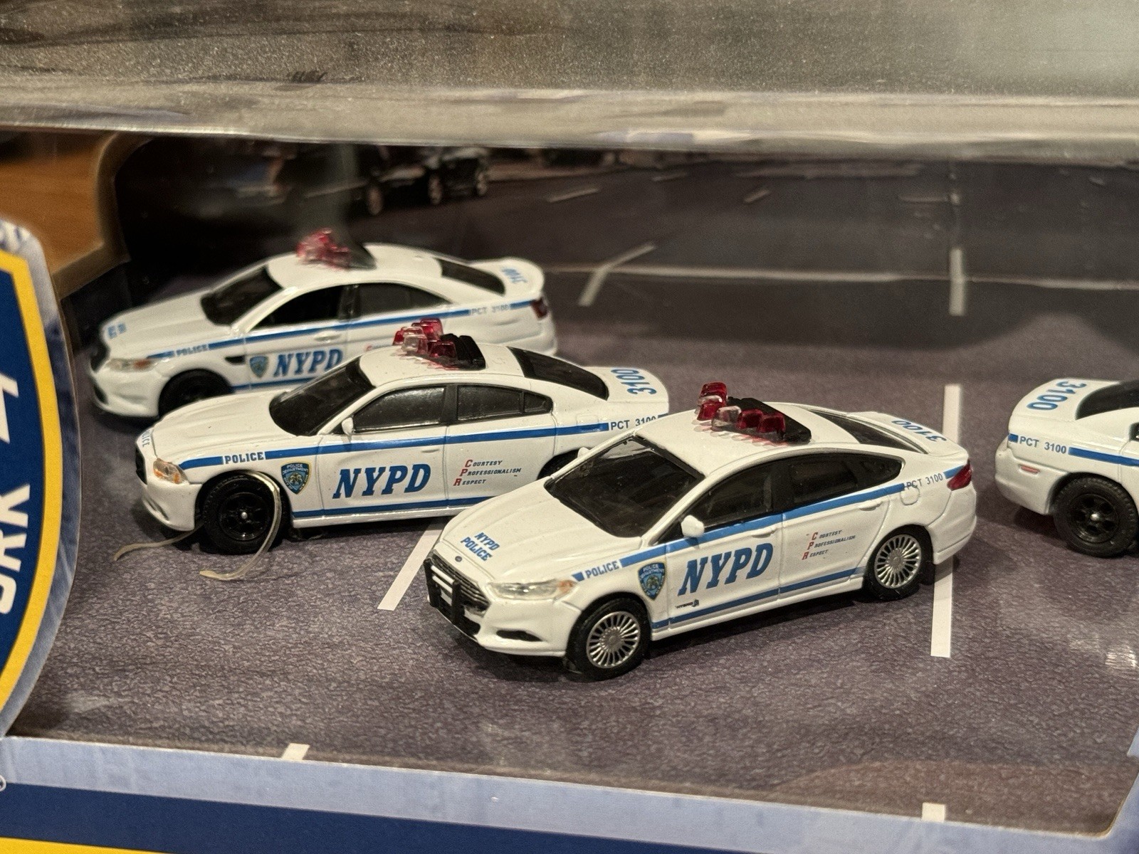 GREENLIGHT 1:64 NYPD 5pack DIORAMAS UNOPENED. Package Not 100% See Pics
