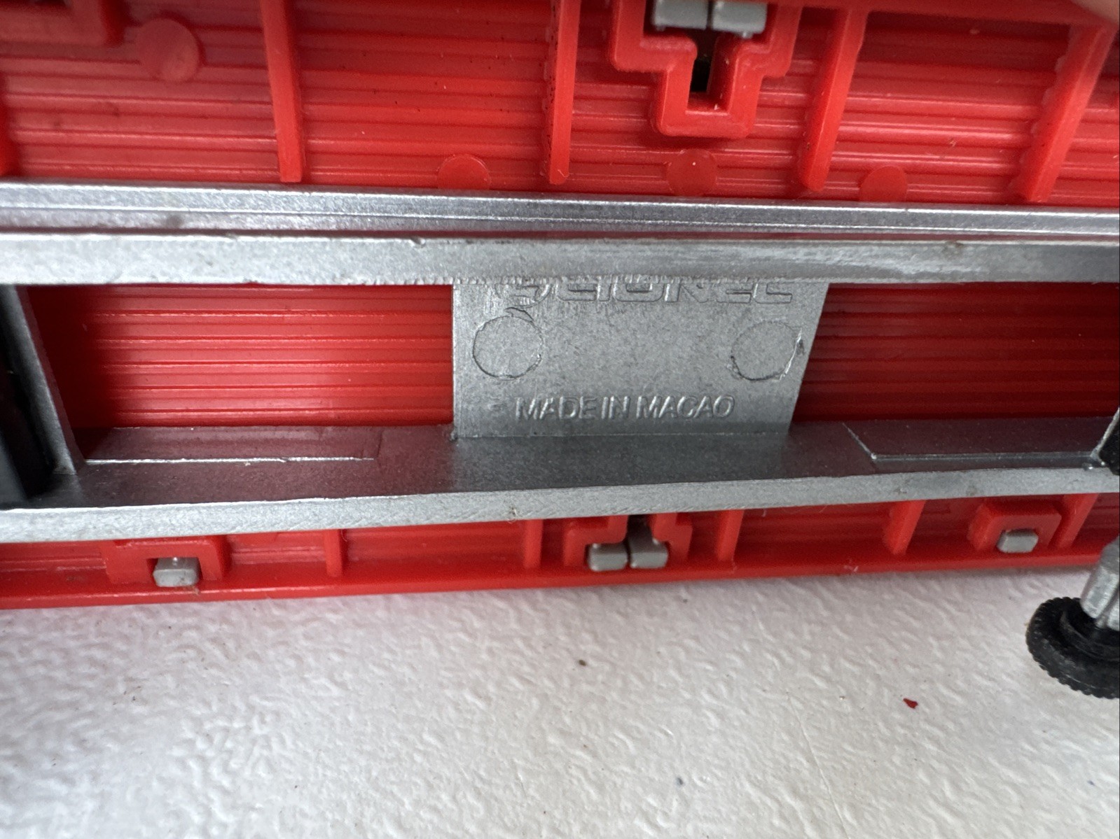 Lionel O Gauge Semi Truck/Trailer With Accessories