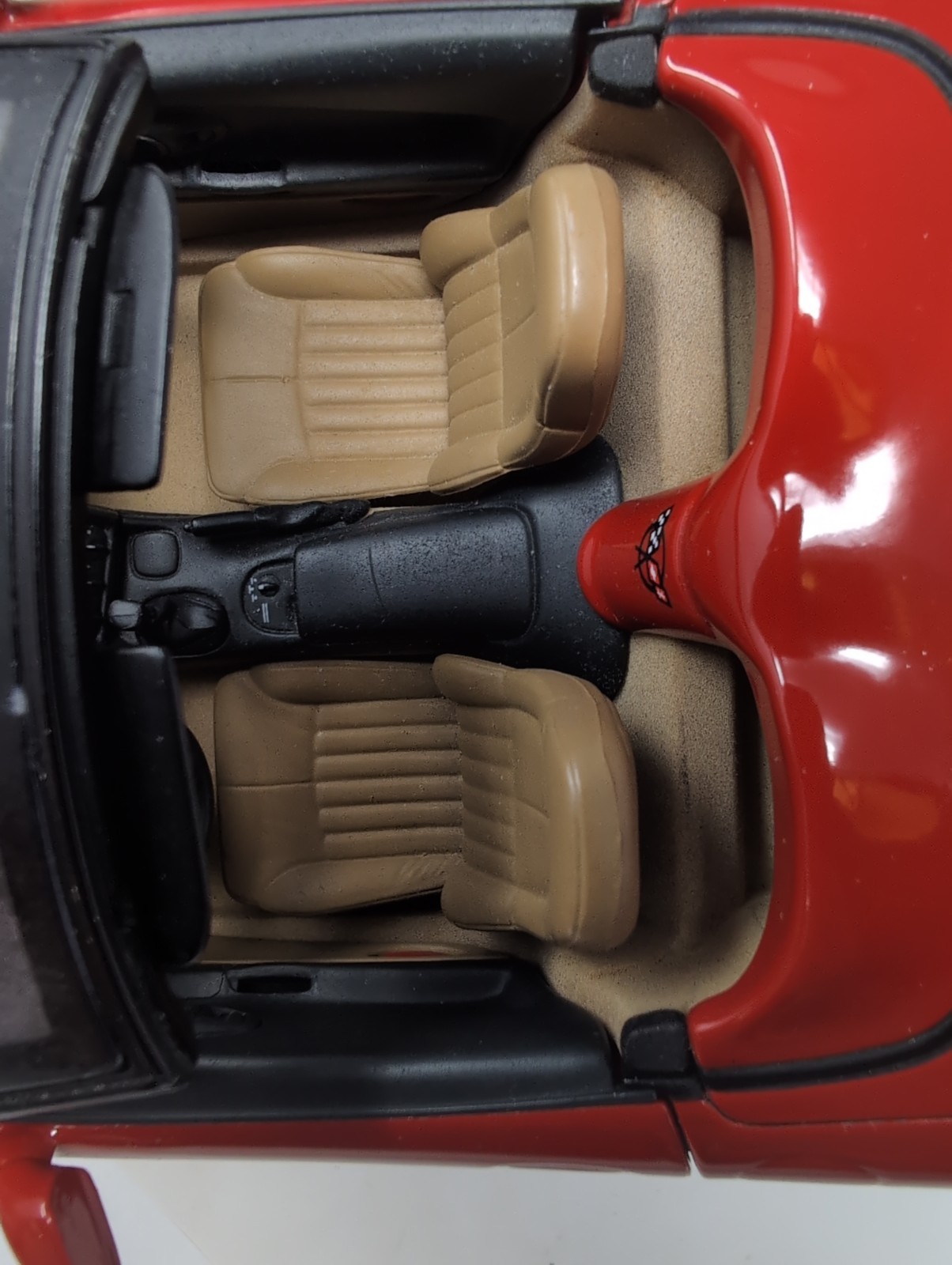 UT Models 1998 Chevrolet Corvette C5 Convertible Red 1:18 Diecast See Descrip.