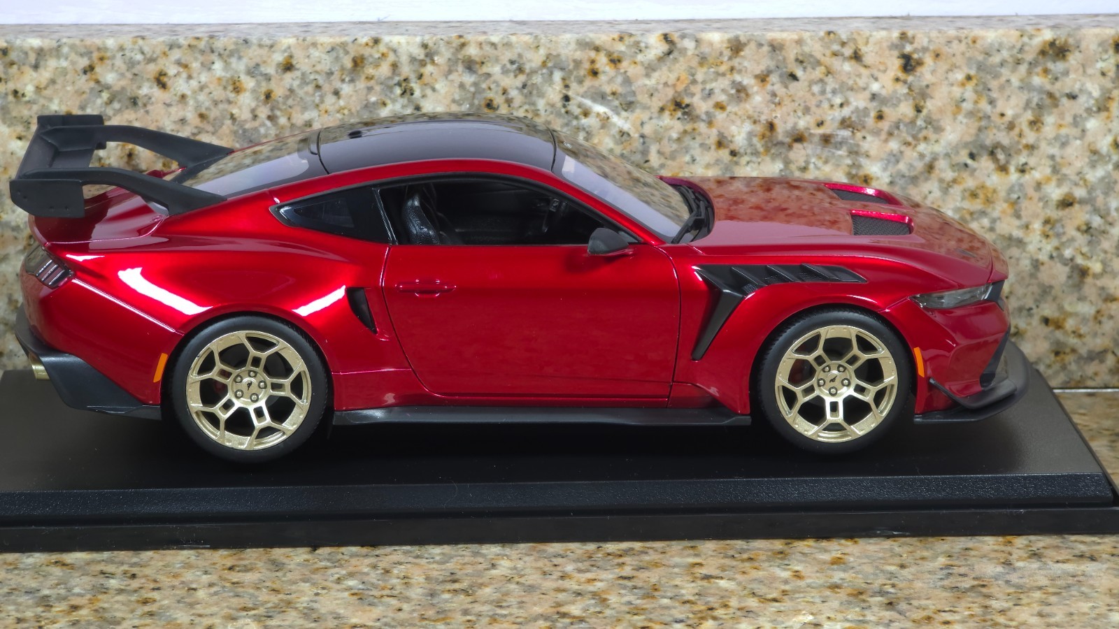 2025 Ford Mustang GTD 1:18 Maisto Exclusive Style Special Edition – RED