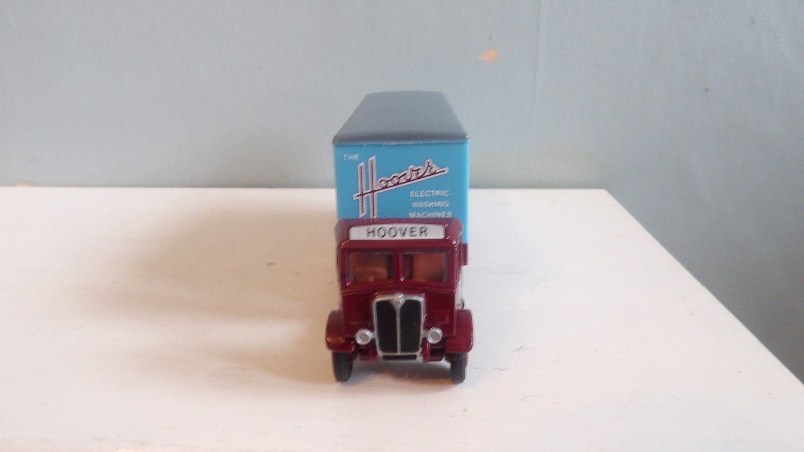 E.F.E. **E19501 HOOVER AEC MAMMOTH MAJOR ARTICULATED BOXVAN LORRY BOXED.