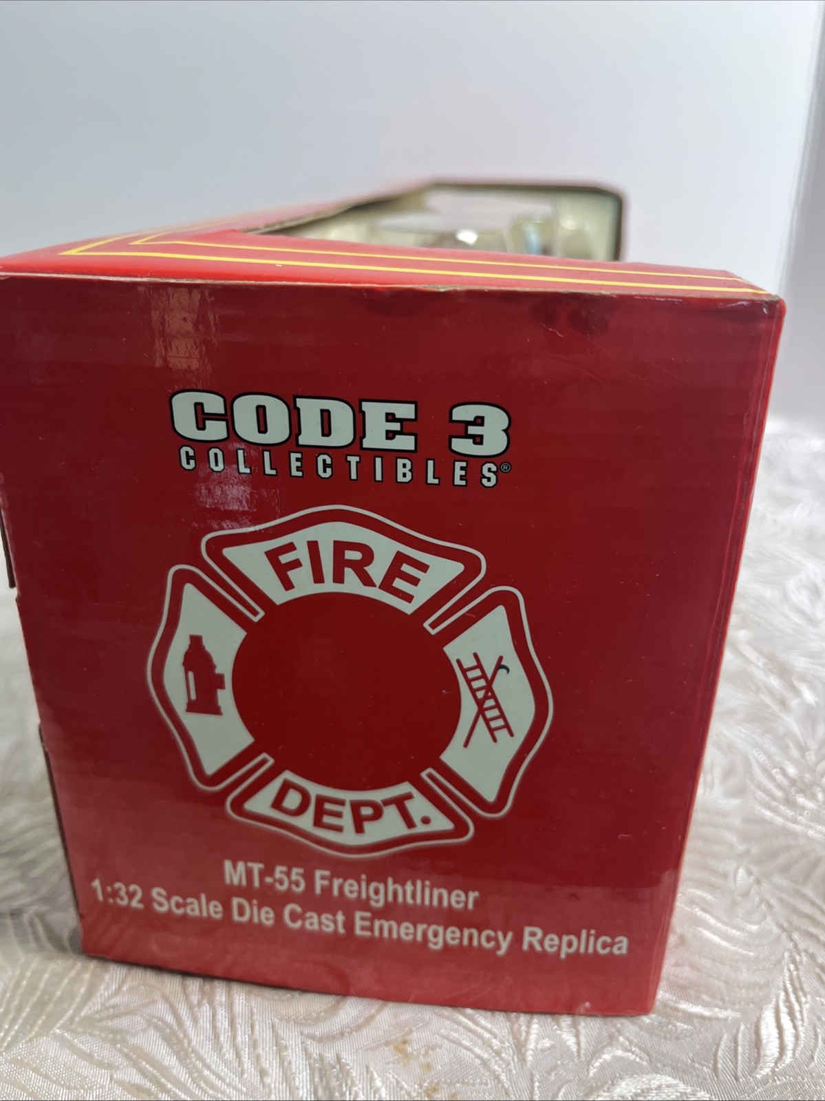 1:32 Code 3 FDNY New York Fire Department Freightliner MT-55 Command Post NEW!!