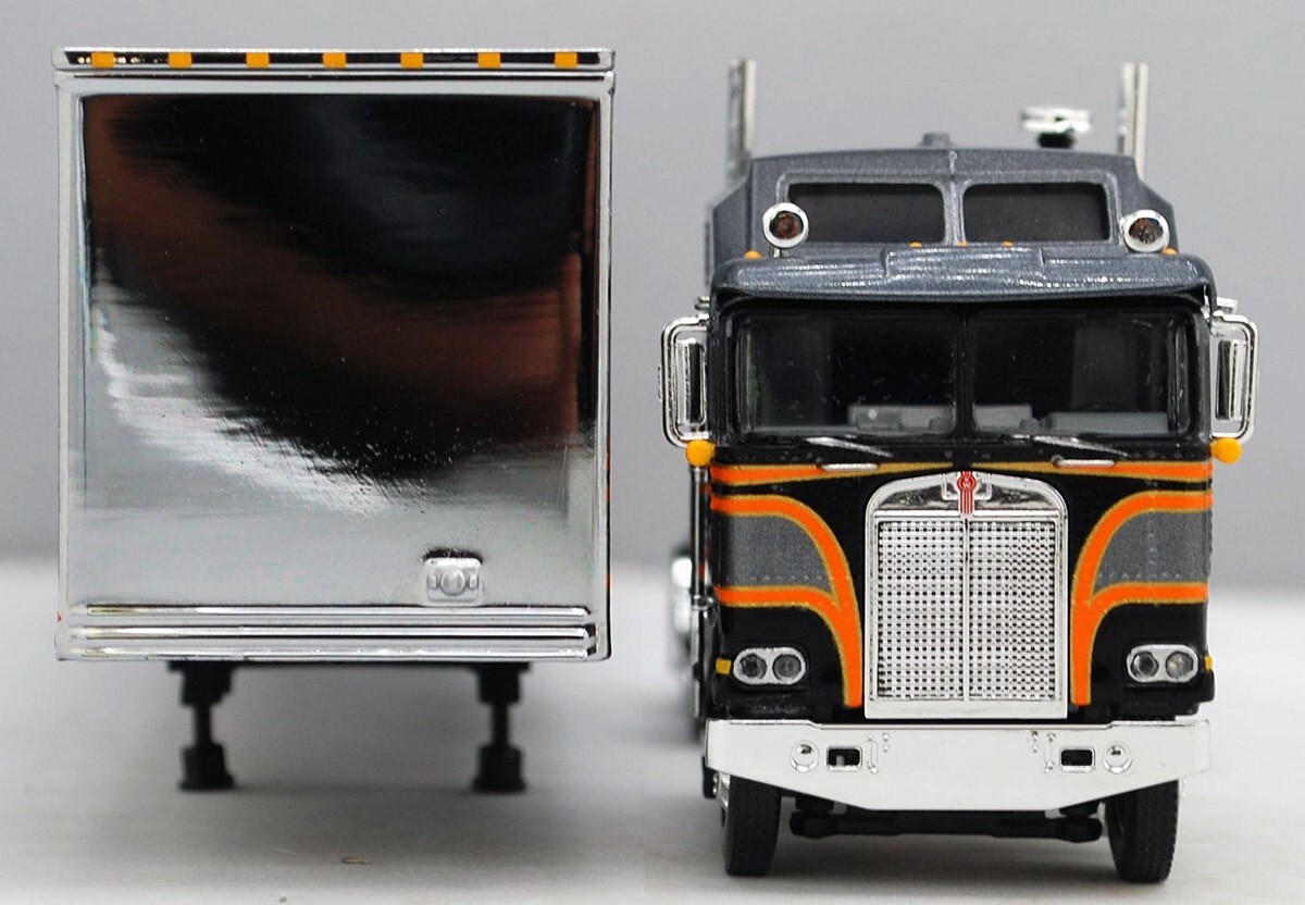 DCP 1/64 60-1559 SILVER BLACK KENWORTH K100AERODYNE LONG FRAME W/MATCHING VANNIB