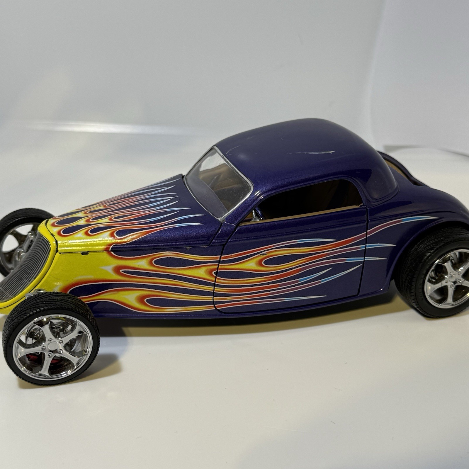 1933 Ford Coupe Shyne Rodz Hot Rod Flames Purple 1:18 Die Cast